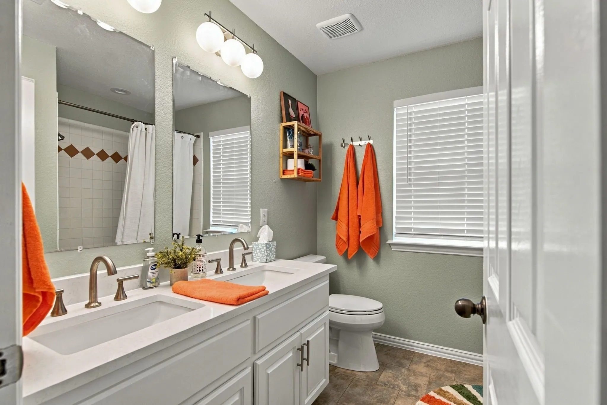 Single Family Residence For Sale in Denton County , 3101 Sheryl Drive, Flower Mound, Texas 75022, 4 Bedroom, 3 Bathroom, 2 Garage spaces, 2,856 Sqft, built in 2000, mls#21412336, Real Estate Agent in Flower Mound, Homes For Sale in Denton county, Homes For Sale in Flower Mound, Realtor in Flower Mound Texas, Real Estate Brokerage Independent Realty Texas, Luminita Cordes Realtor