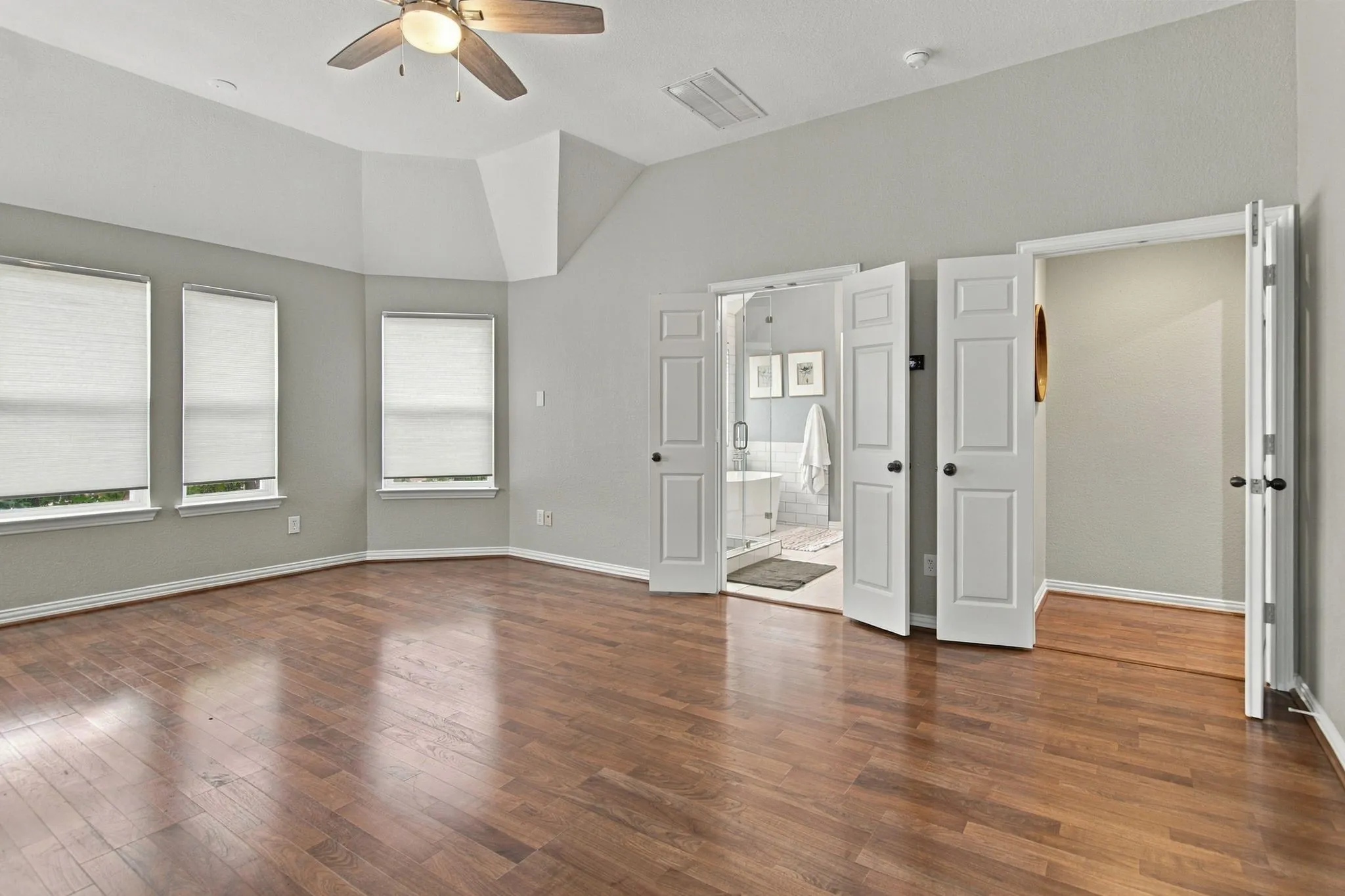 Single Family Residence For Sale in Denton County , 3101 Sheryl Drive, Flower Mound, Texas 75022, 4 Bedroom, 3 Bathroom, 2 Garage spaces, 2,856 Sqft, built in 2000, mls#21412336, Real Estate Agent in Flower Mound, Homes For Sale in Denton county, Homes For Sale in Flower Mound, Realtor in Flower Mound Texas, Real Estate Brokerage Independent Realty Texas, Luminita Cordes Realtor