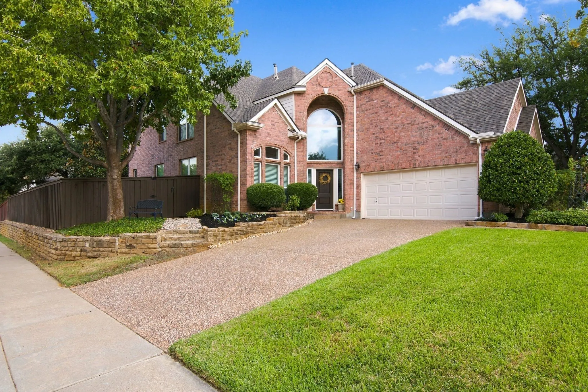 Single Family Residence For Sale in Denton County , 3101 Sheryl Drive, Flower Mound, Texas 75022, 4 Bedroom, 3 Bathroom, 2 Garage spaces, 2,856 Sqft, built in 2000, mls#21412336, Real Estate Agent in Flower Mound, Homes For Sale in Denton county, Homes For Sale in Flower Mound, Realtor in Flower Mound Texas, Real Estate Brokerage Independent Realty Texas, Luminita Cordes Realtor