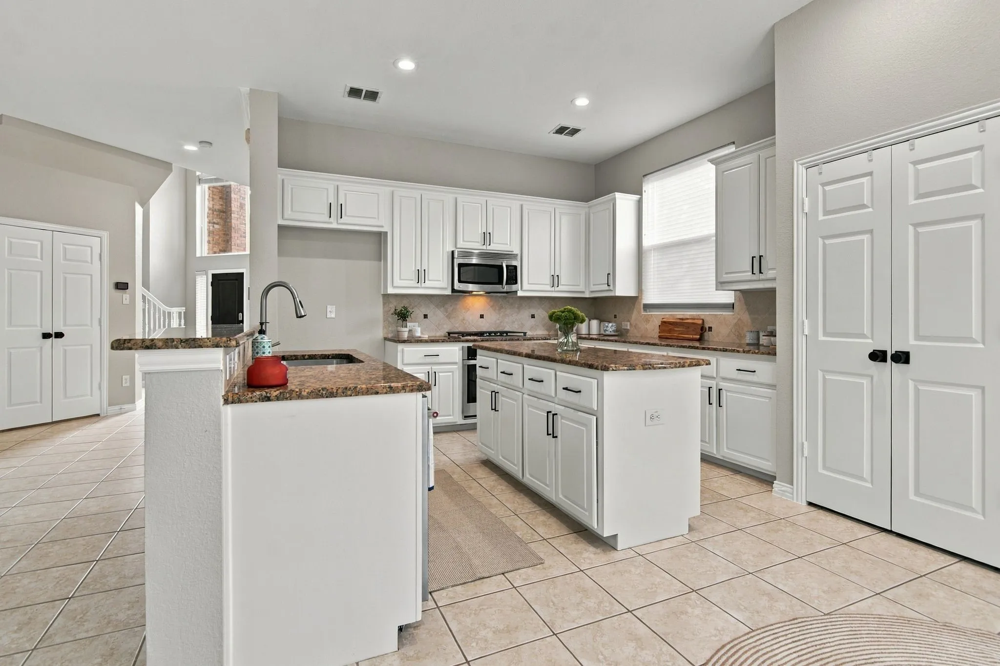 Single Family Residence For Sale in Denton County , 3101 Sheryl Drive, Flower Mound, Texas 75022, 4 Bedroom, 3 Bathroom, 2 Garage spaces, 2,856 Sqft, built in 2000, mls#21412336, Real Estate Agent in Flower Mound, Homes For Sale in Denton county, Homes For Sale in Flower Mound, Realtor in Flower Mound Texas, Real Estate Brokerage Independent Realty Texas, Luminita Cordes Realtor