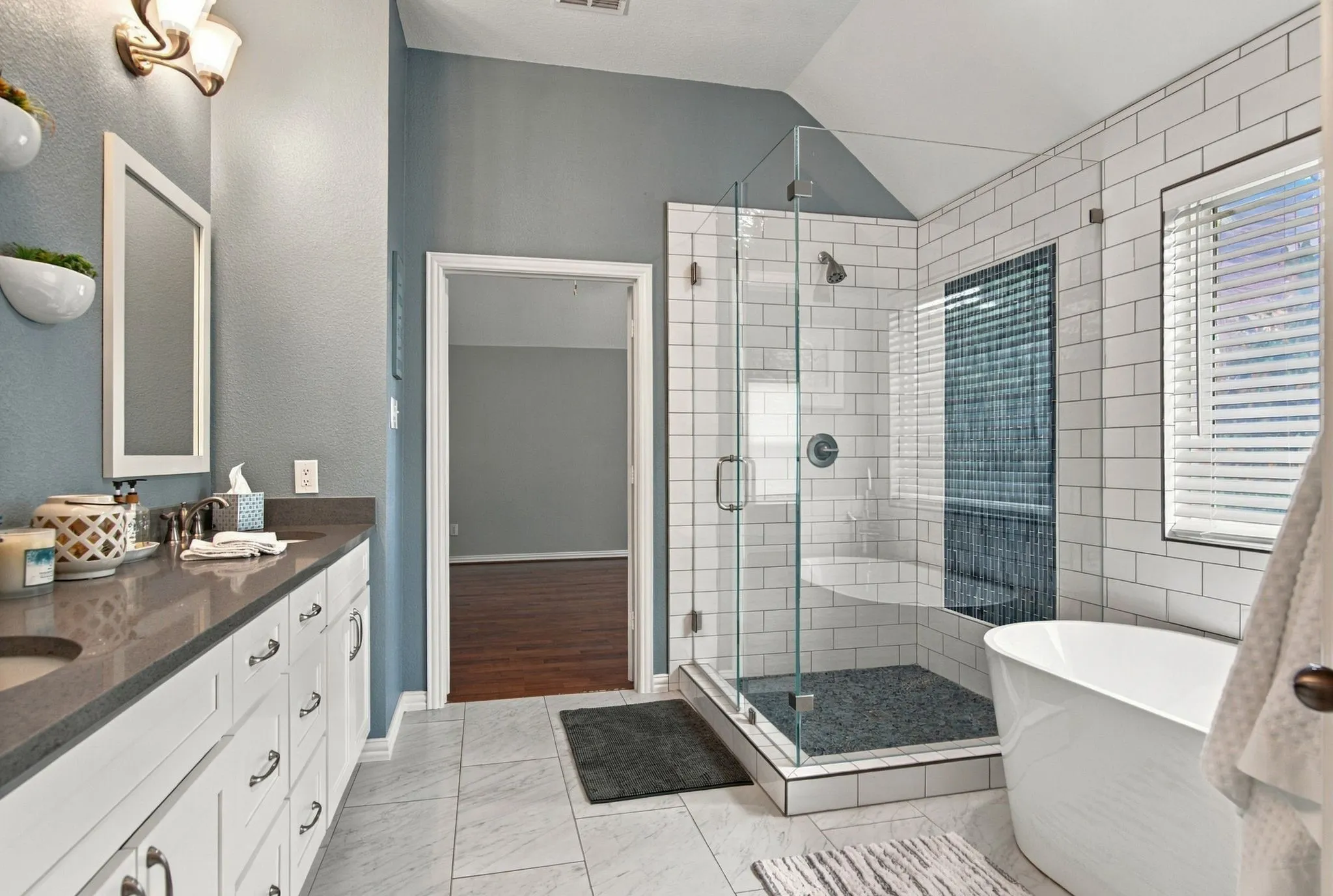 Single Family Residence For Sale in Denton County , 3101 Sheryl Drive, Flower Mound, Texas 75022, 4 Bedroom, 3 Bathroom, 2 Garage spaces, 2,856 Sqft, built in 2000, mls#21412336, Real Estate Agent in Flower Mound, Homes For Sale in Denton county, Homes For Sale in Flower Mound, Realtor in Flower Mound Texas, Real Estate Brokerage Independent Realty Texas, Luminita Cordes Realtor