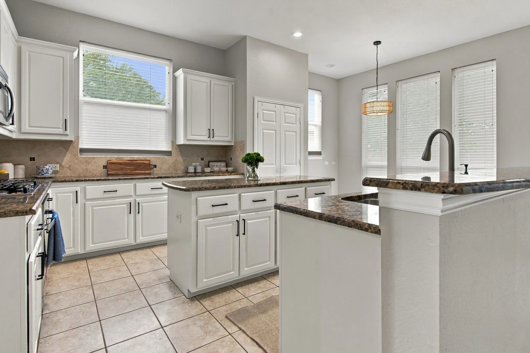 Single Family Residence For Sale in Denton County , 3101 Sheryl Drive, Flower Mound, Texas 75022, 4 Bedroom, 3 Bathroom, 2 Garage spaces, 2,856 Sqft, built in 2000, mls#21412336, Real Estate Agent in Flower Mound, Homes For Sale in Denton county, Homes For Sale in Flower Mound, Realtor in Flower Mound Texas, Real Estate Brokerage Independent Realty Texas, Luminita Cordes Realtor