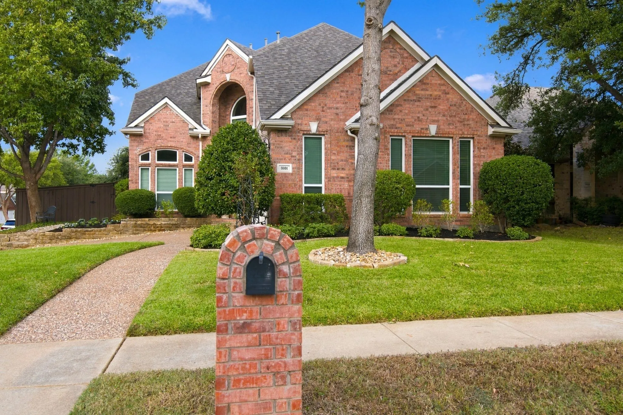 Single Family Residence For Sale in Denton County , 3101 Sheryl Drive, Flower Mound, Texas 75022, 4 Bedroom, 3 Bathroom, 2 Garage spaces, 2,856 Sqft, built in 2000, mls#21412336, Real Estate Agent in Flower Mound, Homes For Sale in Denton county, Homes For Sale in Flower Mound, Realtor in Flower Mound Texas, Real Estate Brokerage Independent Realty Texas, Luminita Cordes Realtor