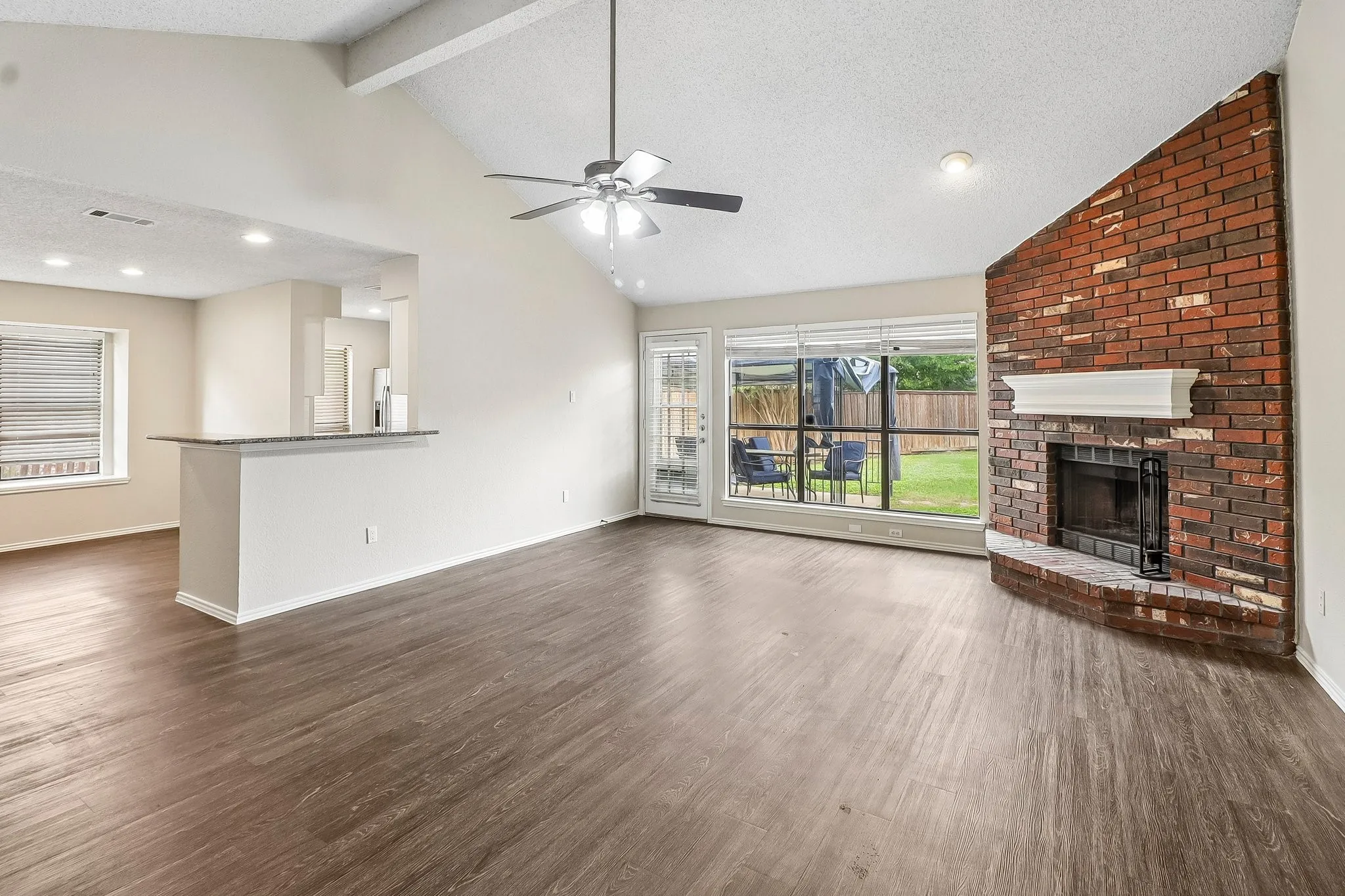 Single Family Residence For Sale in Collin County , 7305 Elizabeth Place, Plano, Texas 75025, 3 Bedroom, 2 Bathroom, 2 Garage spaces, 1,453 Sqft, built in 1986, mls#21412376, Real Estate Agent in Plano, Homes For Sale in Collin county, Homes For Sale in Plano, Realtor in Plano Texas, Real Estate Brokerage Independent Realty Texas, Luminita Cordes Realtor