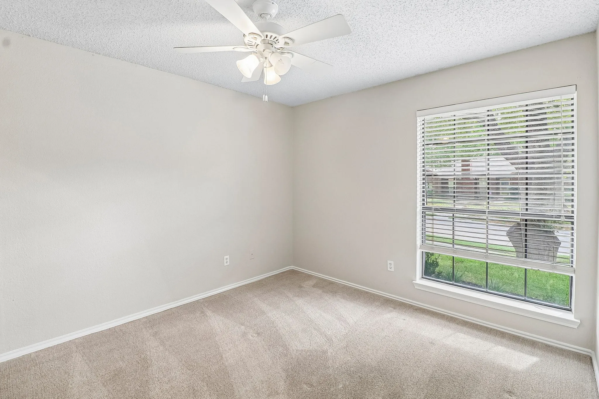 Single Family Residence For Sale in Collin County , 7305 Elizabeth Place, Plano, Texas 75025, 3 Bedroom, 2 Bathroom, 2 Garage spaces, 1,453 Sqft, built in 1986, mls#21412376, Real Estate Agent in Plano, Homes For Sale in Collin county, Homes For Sale in Plano, Realtor in Plano Texas, Real Estate Brokerage Independent Realty Texas, Luminita Cordes Realtor