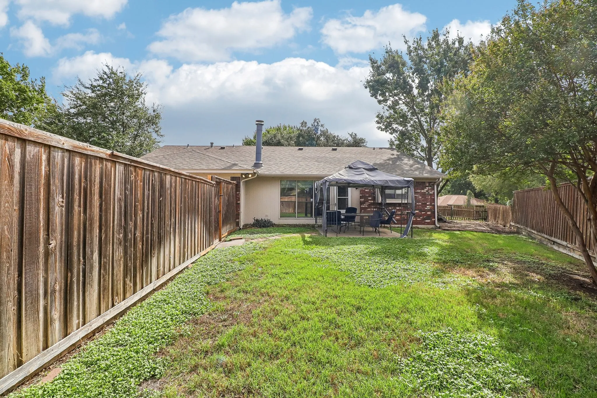 Single Family Residence For Sale in Collin County , 7305 Elizabeth Place, Plano, Texas 75025, 3 Bedroom, 2 Bathroom, 2 Garage spaces, 1,453 Sqft, built in 1986, mls#21412376, Real Estate Agent in Plano, Homes For Sale in Collin county, Homes For Sale in Plano, Realtor in Plano Texas, Real Estate Brokerage Independent Realty Texas, Luminita Cordes Realtor