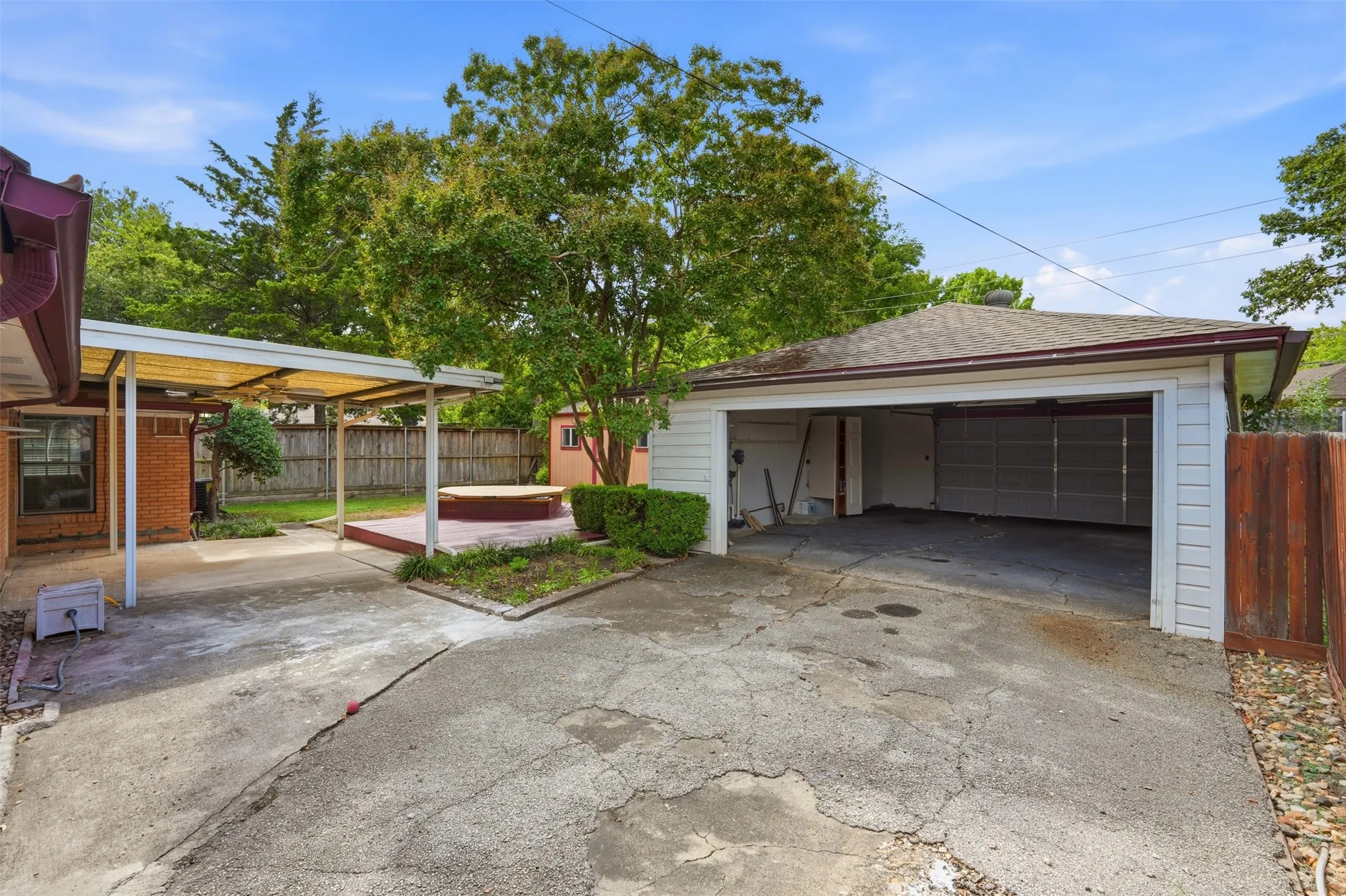Single Family Residence For Rent in Dallas County , 9221 Plano Road, Dallas, Texas 75238, 4 Bedroom, 3 Bathroom, 2 Garage spaces, 2,369 Sqft, built in 1959, mls#21412086, Real Estate Agent in Dallas, Homes For Rent in Dallas county, Homes For Rent in Dallas, Realtor in Dallas Texas, Real Estate Brokerage Independent Realty Texas, Luminita Cordes Realtor