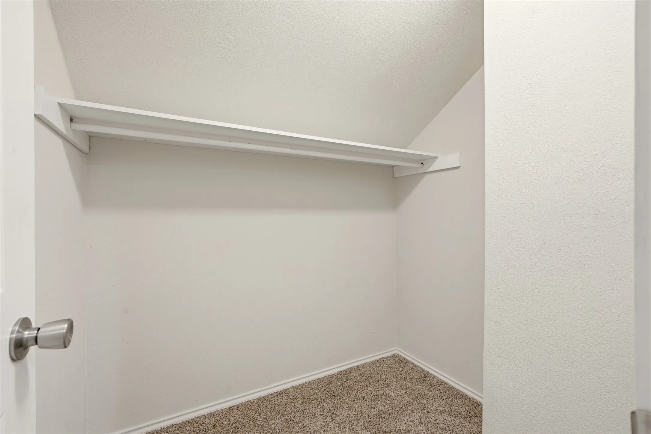 Single Family Residence For Rent in Dallas County , 9221 Plano Road, Dallas, Texas 75238, 4 Bedroom, 3 Bathroom, 2 Garage spaces, 2,369 Sqft, built in 1959, mls#21412086, Real Estate Agent in Dallas, Homes For Rent in Dallas county, Homes For Rent in Dallas, Realtor in Dallas Texas, Real Estate Brokerage Independent Realty Texas, Luminita Cordes Realtor