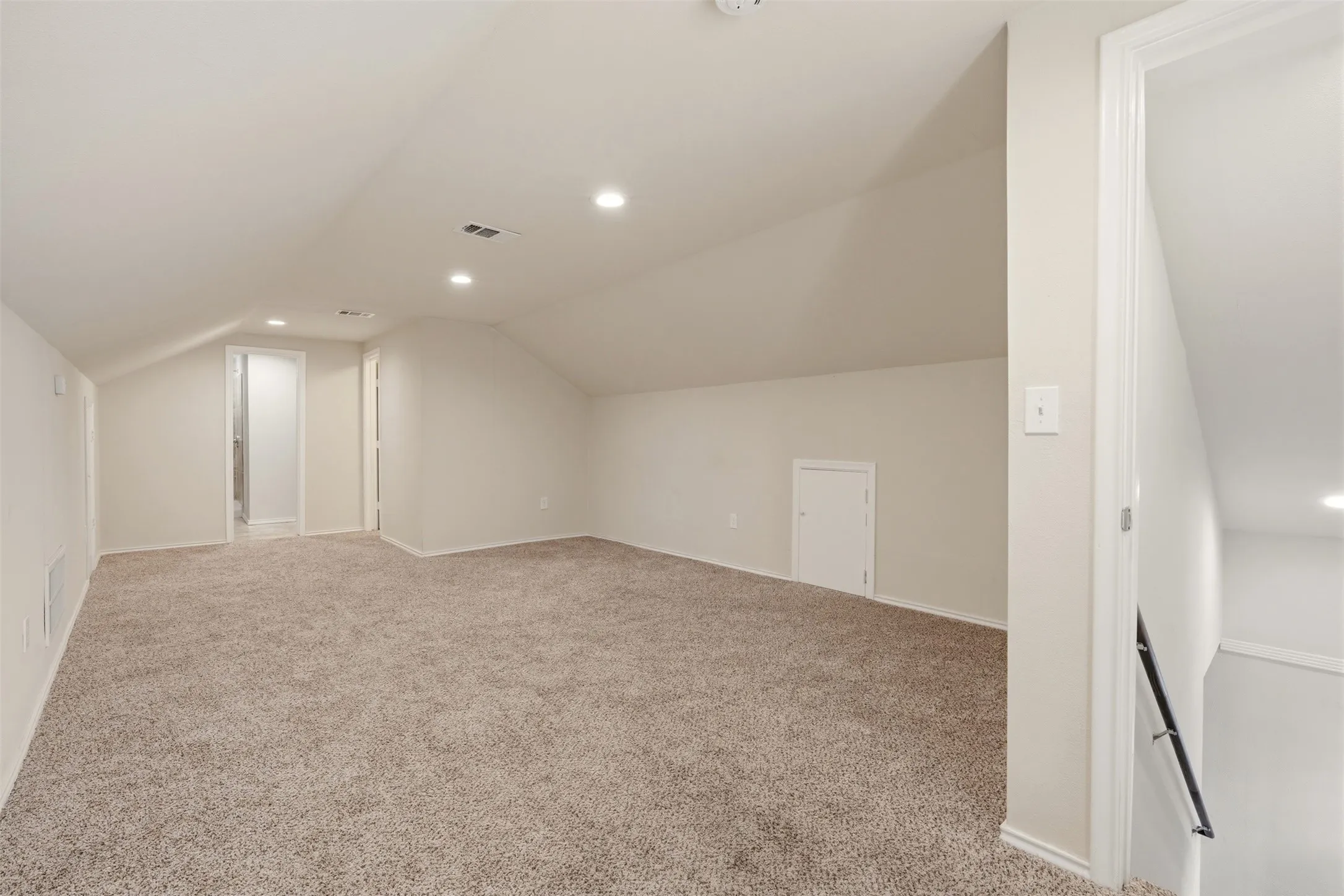 Single Family Residence For Rent in Dallas County , 9221 Plano Road, Dallas, Texas 75238, 4 Bedroom, 3 Bathroom, 2 Garage spaces, 2,369 Sqft, built in 1959, mls#21412086, Real Estate Agent in Dallas, Homes For Rent in Dallas county, Homes For Rent in Dallas, Realtor in Dallas Texas, Real Estate Brokerage Independent Realty Texas, Luminita Cordes Realtor