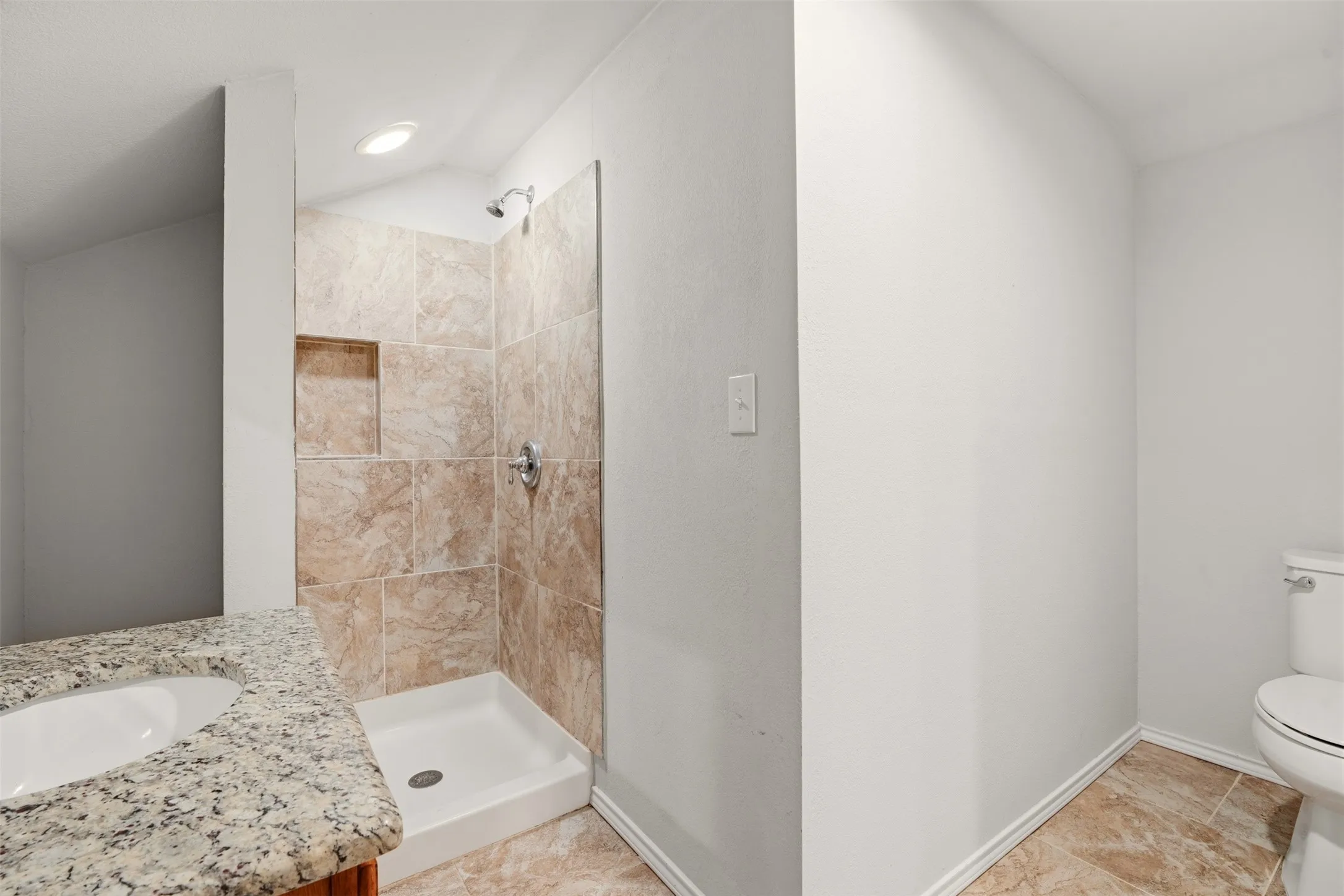 Single Family Residence For Rent in Dallas County , 9221 Plano Road, Dallas, Texas 75238, 4 Bedroom, 3 Bathroom, 2 Garage spaces, 2,369 Sqft, built in 1959, mls#21412086, Real Estate Agent in Dallas, Homes For Rent in Dallas county, Homes For Rent in Dallas, Realtor in Dallas Texas, Real Estate Brokerage Independent Realty Texas, Luminita Cordes Realtor