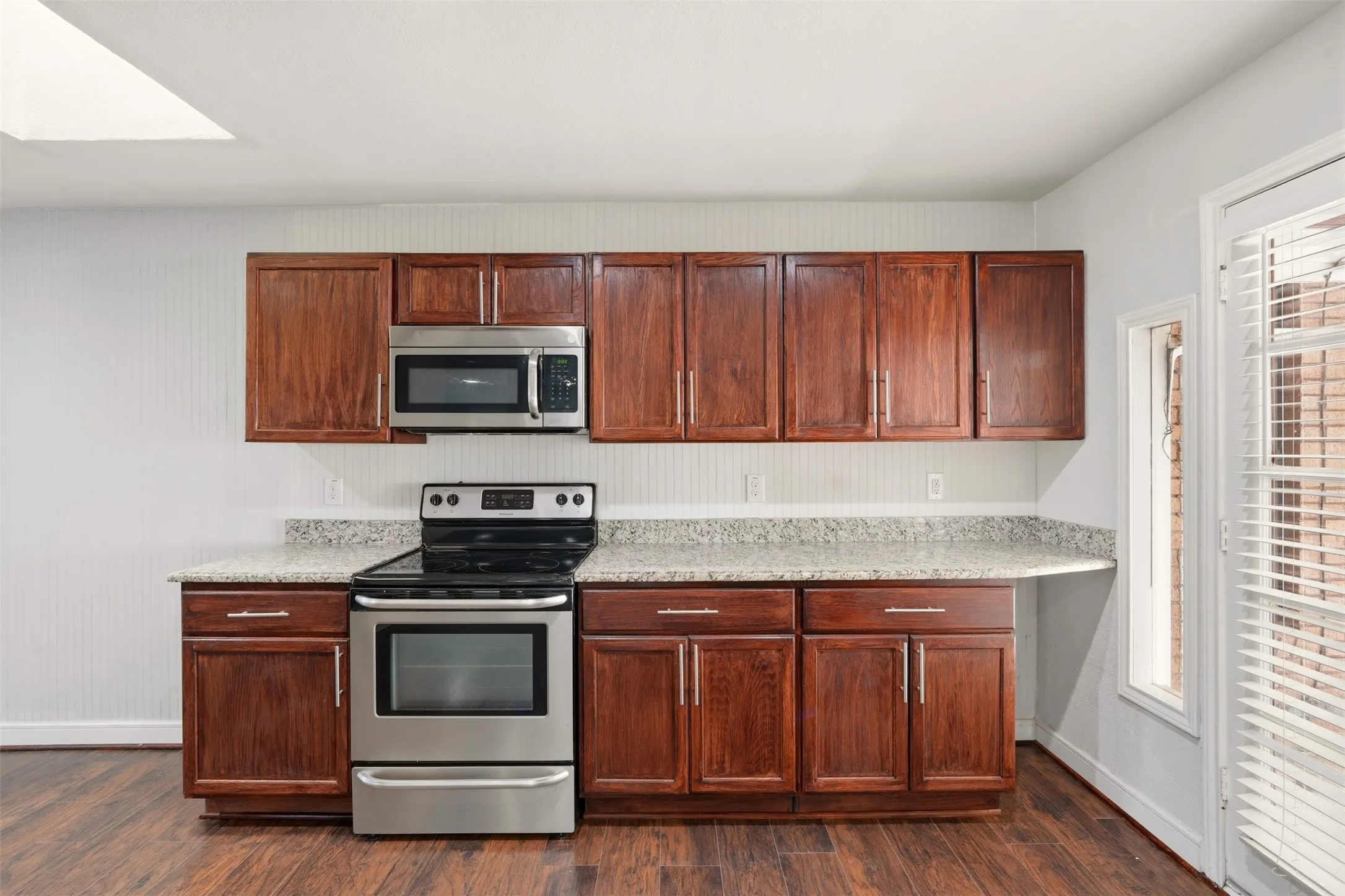 Single Family Residence For Rent in Dallas County , 9221 Plano Road, Dallas, Texas 75238, 4 Bedroom, 3 Bathroom, 2 Garage spaces, 2,369 Sqft, built in 1959, mls#21412086, Real Estate Agent in Dallas, Homes For Rent in Dallas county, Homes For Rent in Dallas, Realtor in Dallas Texas, Real Estate Brokerage Independent Realty Texas, Luminita Cordes Realtor