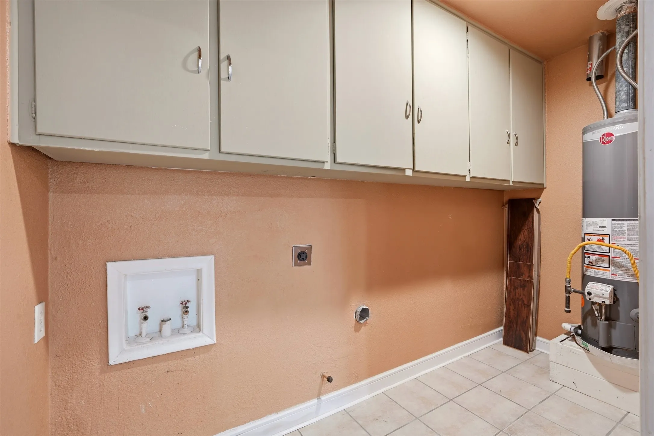 Single Family Residence For Rent in Dallas County , 9221 Plano Road, Dallas, Texas 75238, 4 Bedroom, 3 Bathroom, 2 Garage spaces, 2,369 Sqft, built in 1959, mls#21412086, Real Estate Agent in Dallas, Homes For Rent in Dallas county, Homes For Rent in Dallas, Realtor in Dallas Texas, Real Estate Brokerage Independent Realty Texas, Luminita Cordes Realtor