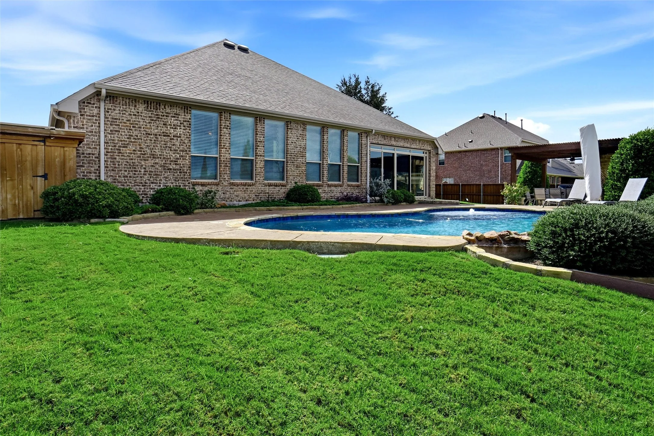 Single Family Residence For Sale in Dallas County , 8301 Rock Valley Drive, Rowlett, Texas 75089, 4 Bedroom, 3 Bathroom, 3 Garage spaces, 2,577 Sqft, built in 2012, mls#21410713, Real Estate Agent in Rowlett, Homes For Sale in Dallas county, Homes For Sale in Rowlett, Realtor in Rowlett Texas, Real Estate Brokerage Independent Realty Texas, Luminita Cordes Realtor