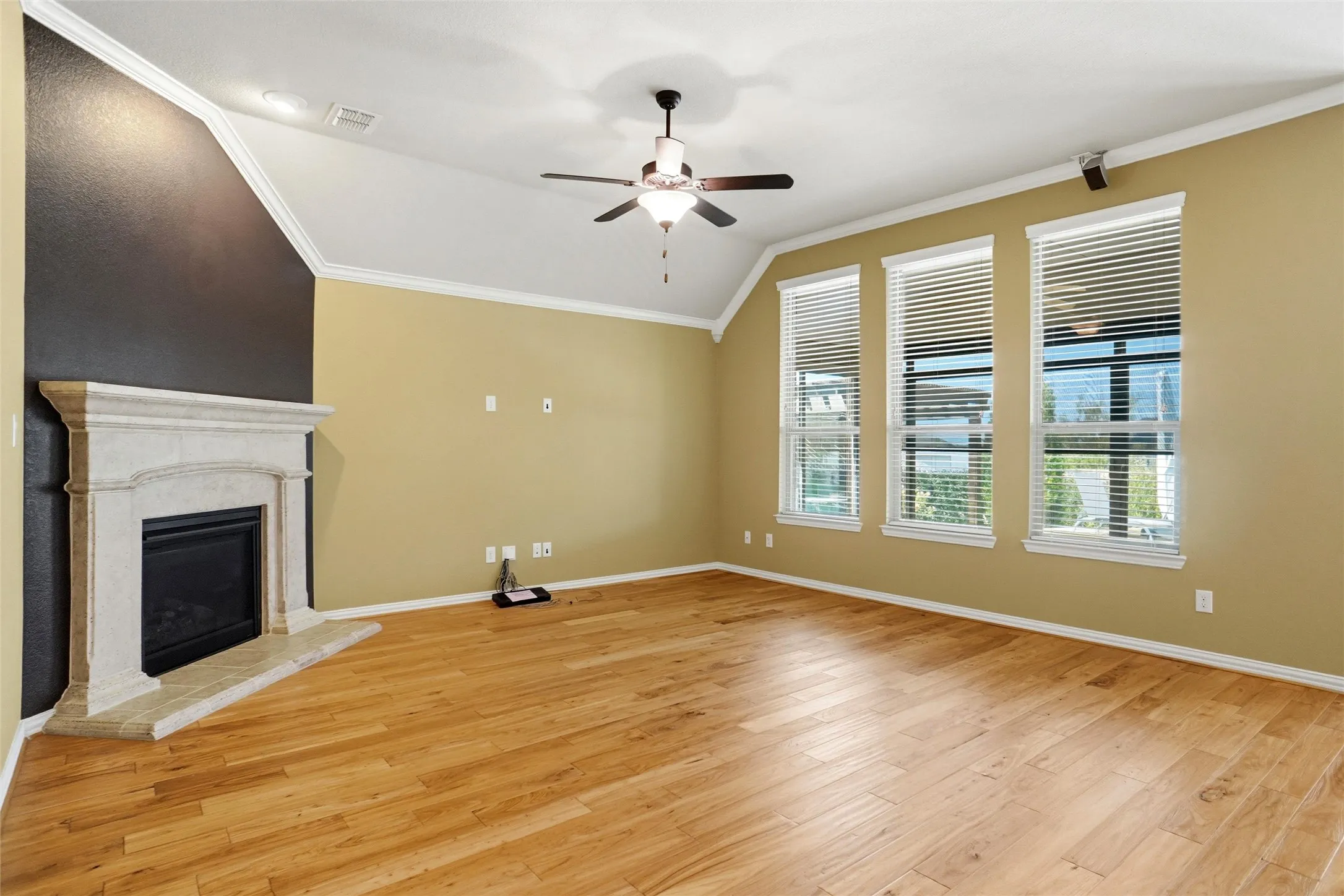 Single Family Residence For Sale in Dallas County , 8301 Rock Valley Drive, Rowlett, Texas 75089, 4 Bedroom, 3 Bathroom, 3 Garage spaces, 2,577 Sqft, built in 2012, mls#21410713, Real Estate Agent in Rowlett, Homes For Sale in Dallas county, Homes For Sale in Rowlett, Realtor in Rowlett Texas, Real Estate Brokerage Independent Realty Texas, Luminita Cordes Realtor