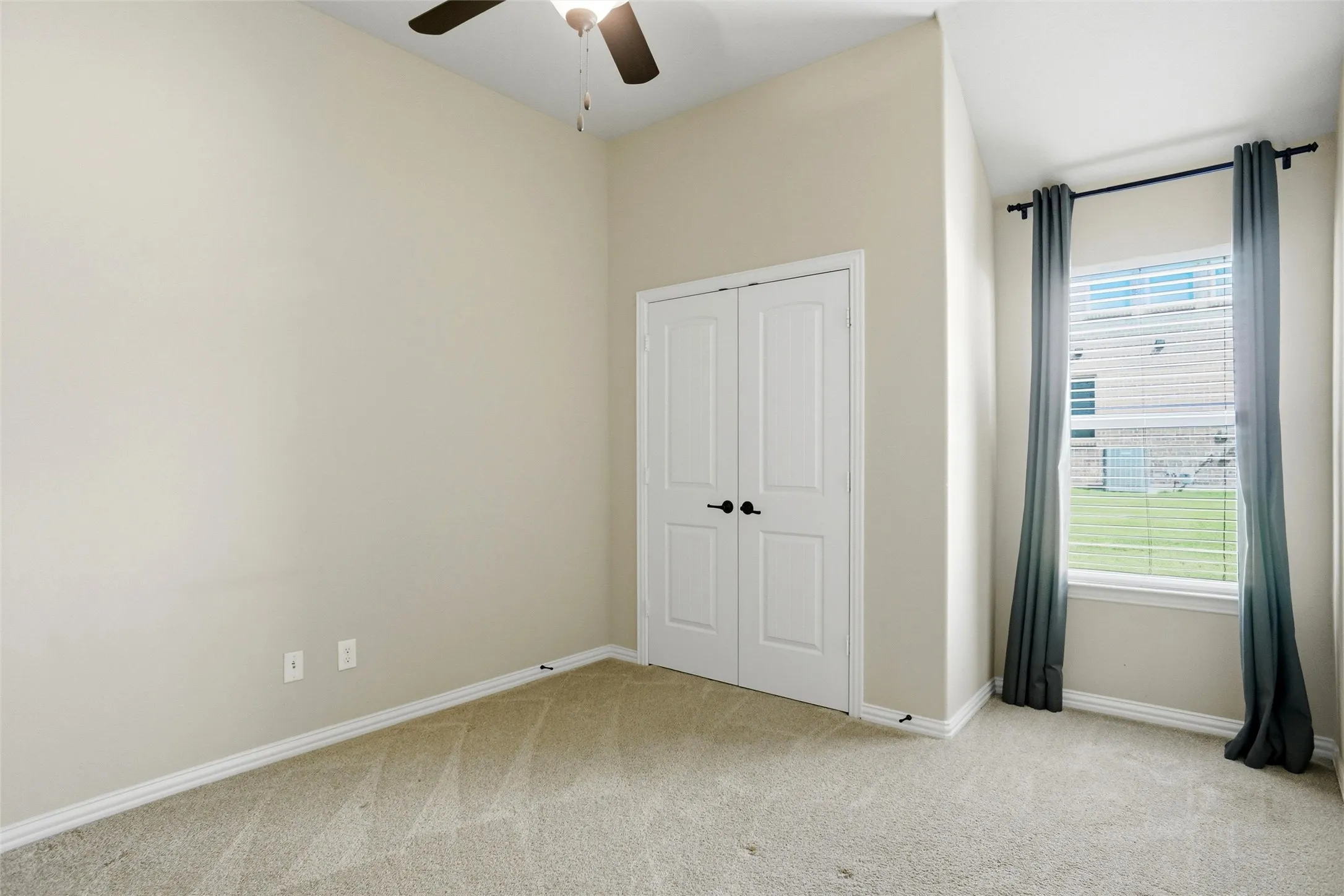 Single Family Residence For Sale in Dallas County , 8301 Rock Valley Drive, Rowlett, Texas 75089, 4 Bedroom, 3 Bathroom, 3 Garage spaces, 2,577 Sqft, built in 2012, mls#21410713, Real Estate Agent in Rowlett, Homes For Sale in Dallas county, Homes For Sale in Rowlett, Realtor in Rowlett Texas, Real Estate Brokerage Independent Realty Texas, Luminita Cordes Realtor