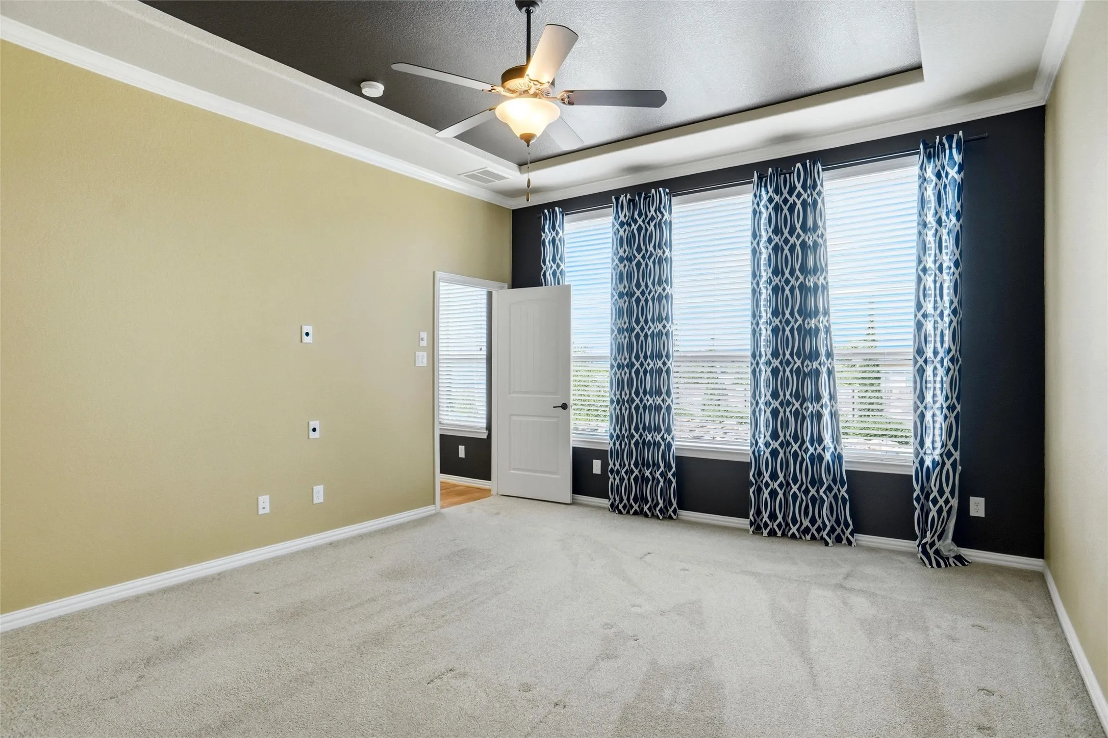 Single Family Residence For Sale in Dallas County , 8301 Rock Valley Drive, Rowlett, Texas 75089, 4 Bedroom, 3 Bathroom, 3 Garage spaces, 2,577 Sqft, built in 2012, mls#21410713, Real Estate Agent in Rowlett, Homes For Sale in Dallas county, Homes For Sale in Rowlett, Realtor in Rowlett Texas, Real Estate Brokerage Independent Realty Texas, Luminita Cordes Realtor
