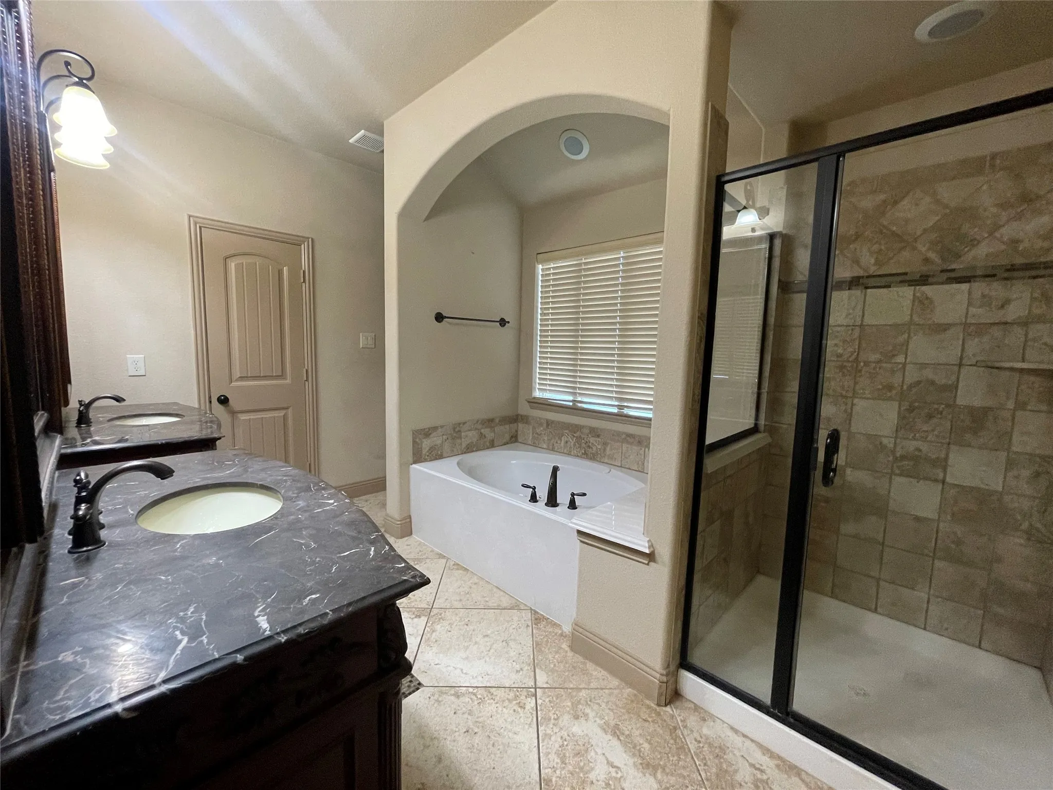 Single Family Residence For Rent in Kaufman County , 3125 Granite Rock Trail, Forney, Texas 75126, 4 Bedroom, 2 Bathroom, 2 Garage spaces, 2,090 Sqft, built in 2015, mls#21412411, Real Estate Agent in Forney, Homes For Rent in Kaufman county, Homes For Rent in Forney, Realtor in Forney Texas, Real Estate Brokerage Independent Realty Texas, Luminita Cordes Realtor
