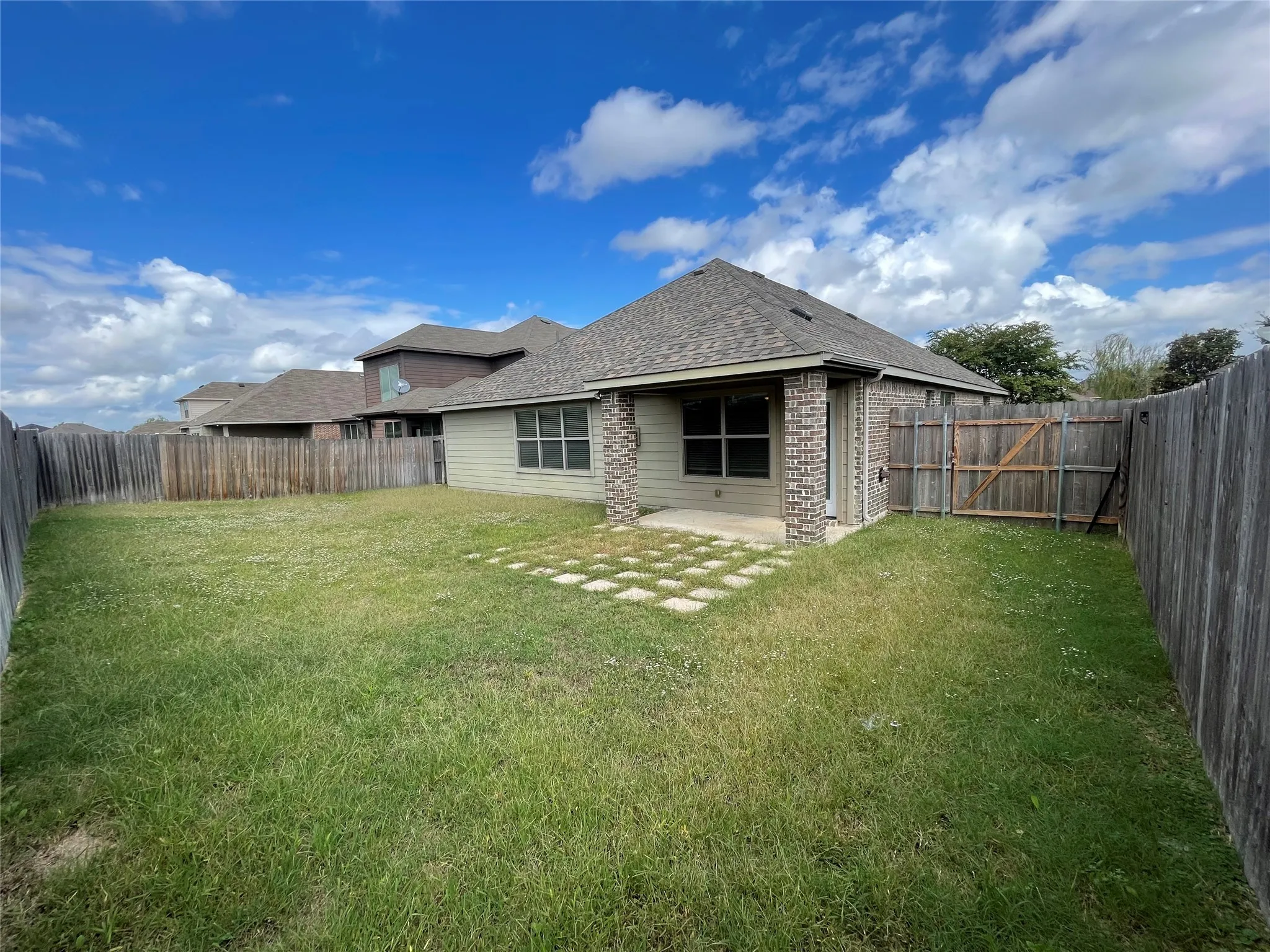 Single Family Residence For Rent in Kaufman County , 3125 Granite Rock Trail, Forney, Texas 75126, 4 Bedroom, 2 Bathroom, 2 Garage spaces, 2,090 Sqft, built in 2015, mls#21412411, Real Estate Agent in Forney, Homes For Rent in Kaufman county, Homes For Rent in Forney, Realtor in Forney Texas, Real Estate Brokerage Independent Realty Texas, Luminita Cordes Realtor