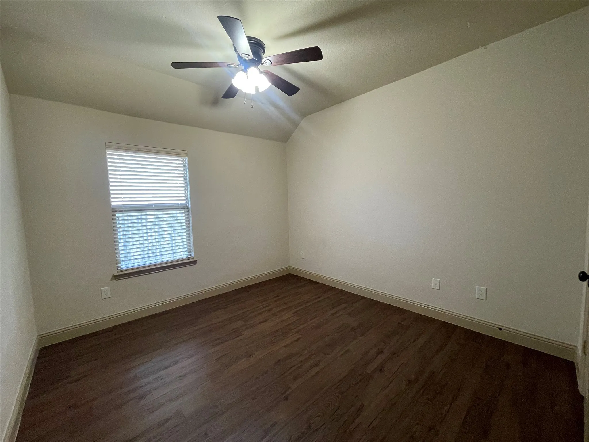 Single Family Residence For Rent in Kaufman County , 3125 Granite Rock Trail, Forney, Texas 75126, 4 Bedroom, 2 Bathroom, 2 Garage spaces, 2,090 Sqft, built in 2015, mls#21412411, Real Estate Agent in Forney, Homes For Rent in Kaufman county, Homes For Rent in Forney, Realtor in Forney Texas, Real Estate Brokerage Independent Realty Texas, Luminita Cordes Realtor