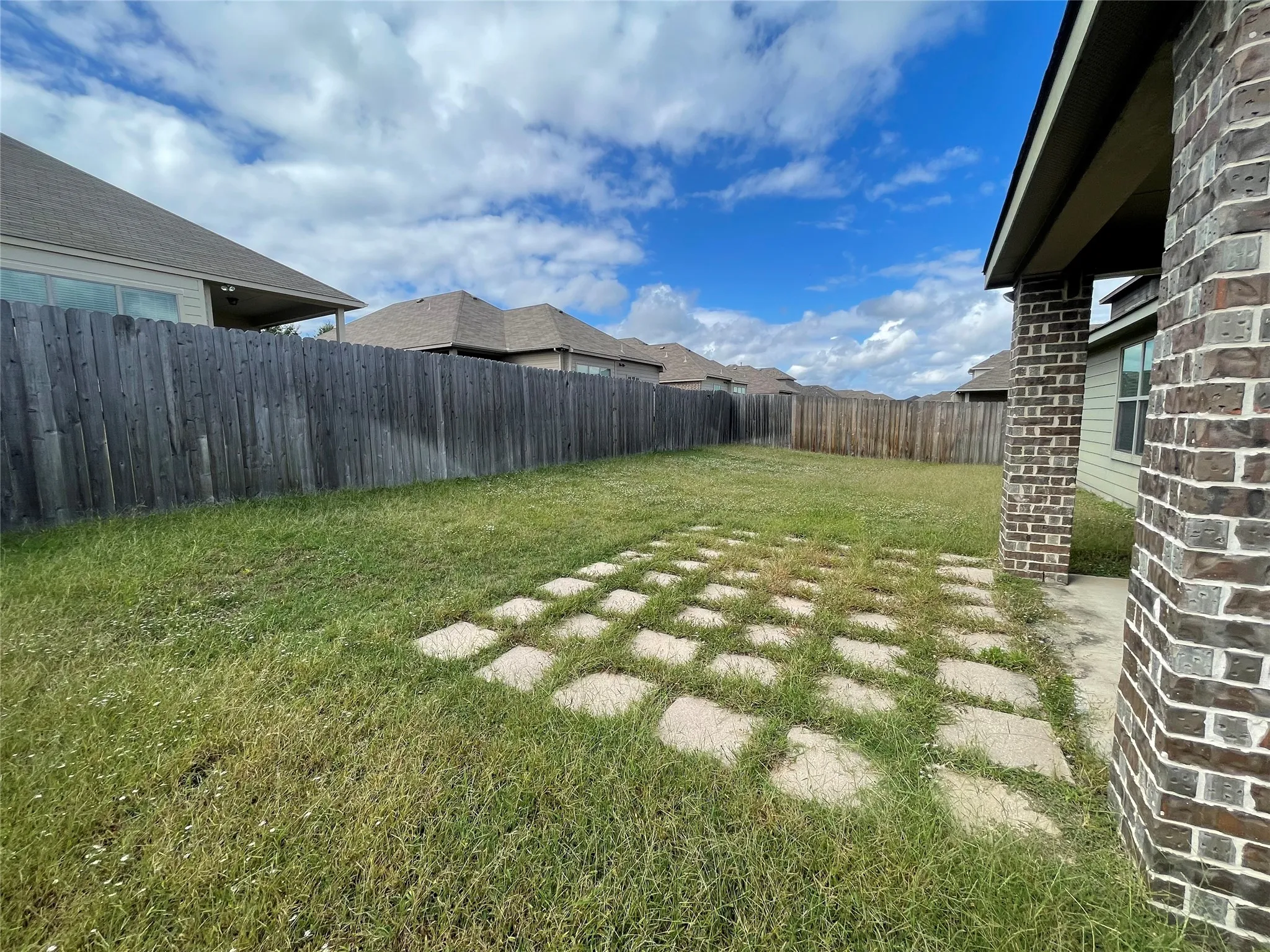 Single Family Residence For Rent in Kaufman County , 3125 Granite Rock Trail, Forney, Texas 75126, 4 Bedroom, 2 Bathroom, 2 Garage spaces, 2,090 Sqft, built in 2015, mls#21412411, Real Estate Agent in Forney, Homes For Rent in Kaufman county, Homes For Rent in Forney, Realtor in Forney Texas, Real Estate Brokerage Independent Realty Texas, Luminita Cordes Realtor