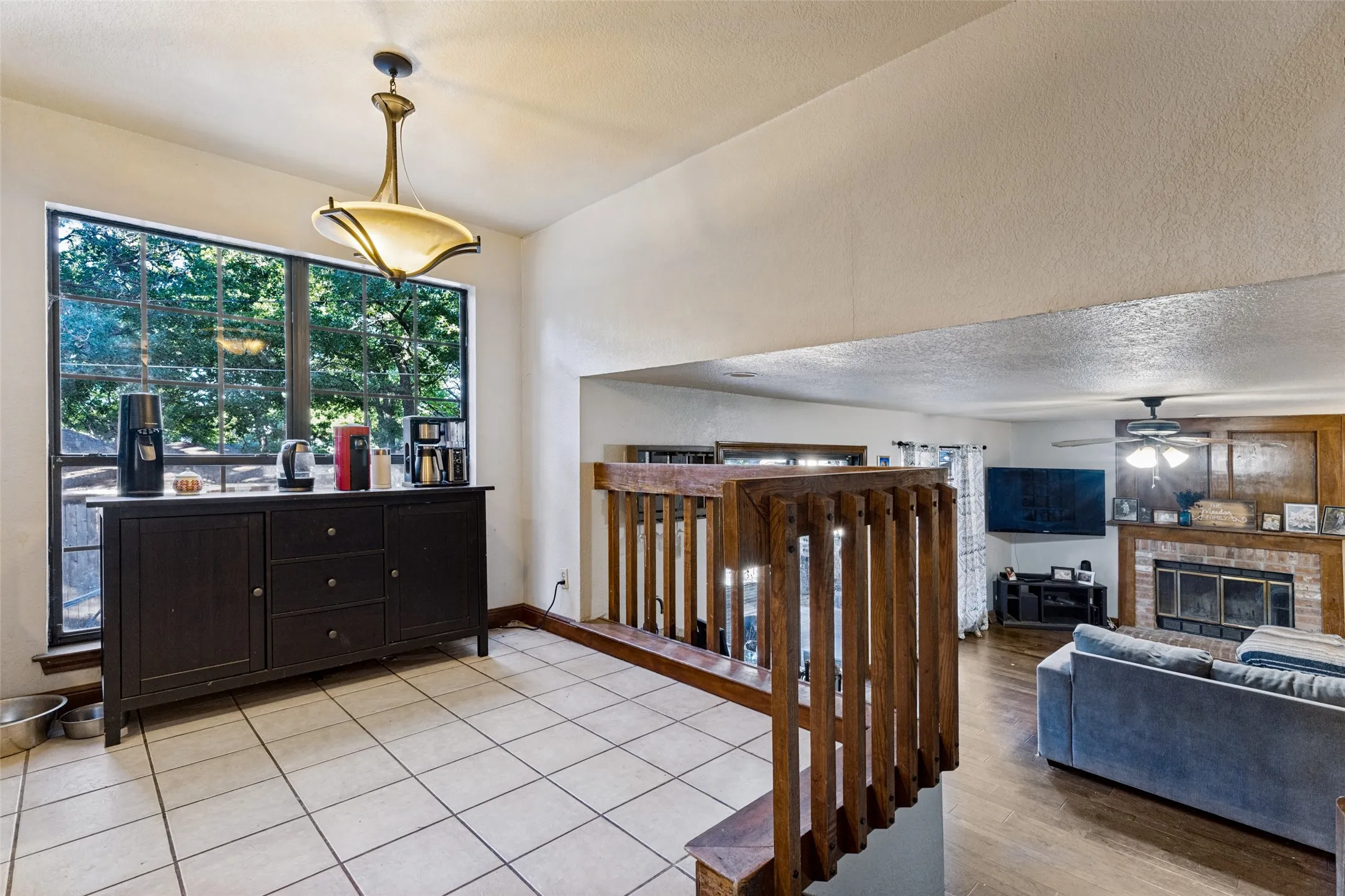 Single Family Residence For Sale in Tarrant County , 3403 Mckamy Oaks Trail, Arlington, Texas 76017, 4 Bedroom, 3 Bathroom, 2 Garage spaces, 2,661 Sqft, built in 1984, mls#21412406, Real Estate Agent in Arlington, Homes For Sale in Tarrant county, Homes For Sale in Arlington, Realtor in Arlington Texas, Real Estate Brokerage Independent Realty Texas, Luminita Cordes Realtor
