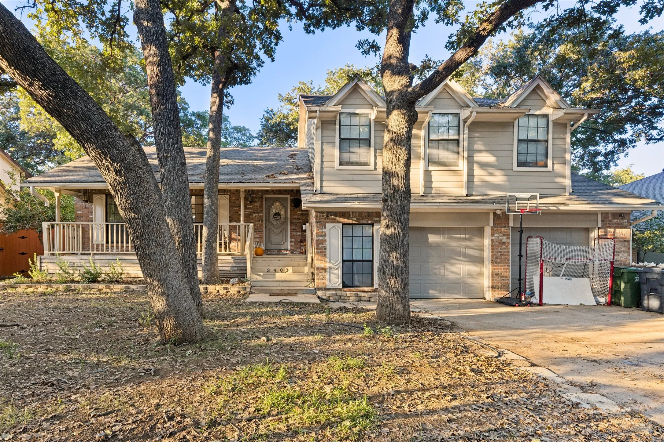 Single Family Residence For Sale in Tarrant County , 3403 Mckamy Oaks Trail, Arlington, Texas 76017, 4 Bedroom, 3 Bathroom, 2 Garage spaces, 2,661 Sqft, built in 1984, mls#21412406, Real Estate Agent in Arlington, Homes For Sale in Tarrant county, Homes For Sale in Arlington, Realtor in Arlington Texas, Real Estate Brokerage Independent Realty Texas, Luminita Cordes Realtor