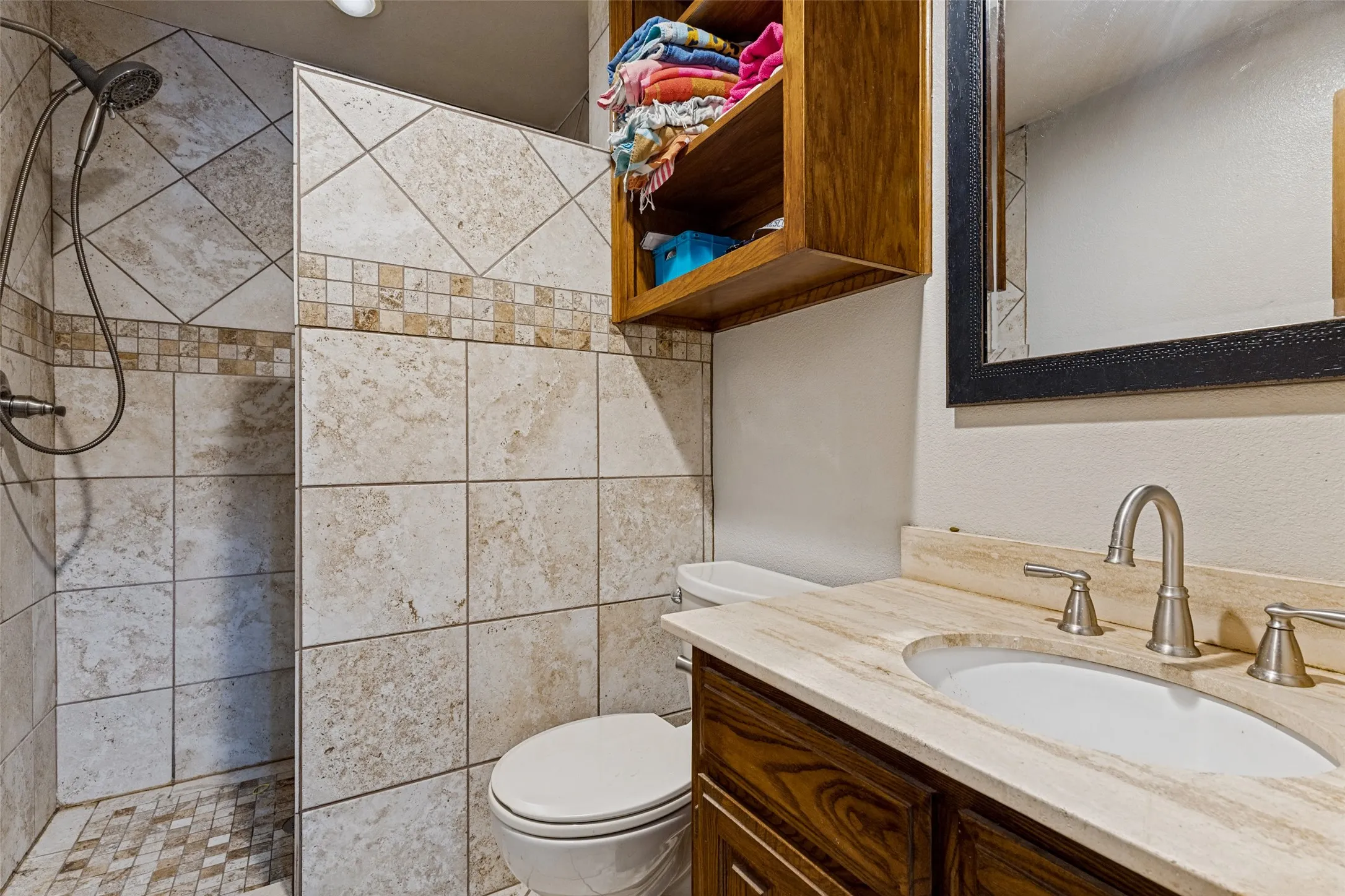 Single Family Residence For Sale in Tarrant County , 3403 Mckamy Oaks Trail, Arlington, Texas 76017, 4 Bedroom, 3 Bathroom, 2 Garage spaces, 2,661 Sqft, built in 1984, mls#21412406, Real Estate Agent in Arlington, Homes For Sale in Tarrant county, Homes For Sale in Arlington, Realtor in Arlington Texas, Real Estate Brokerage Independent Realty Texas, Luminita Cordes Realtor