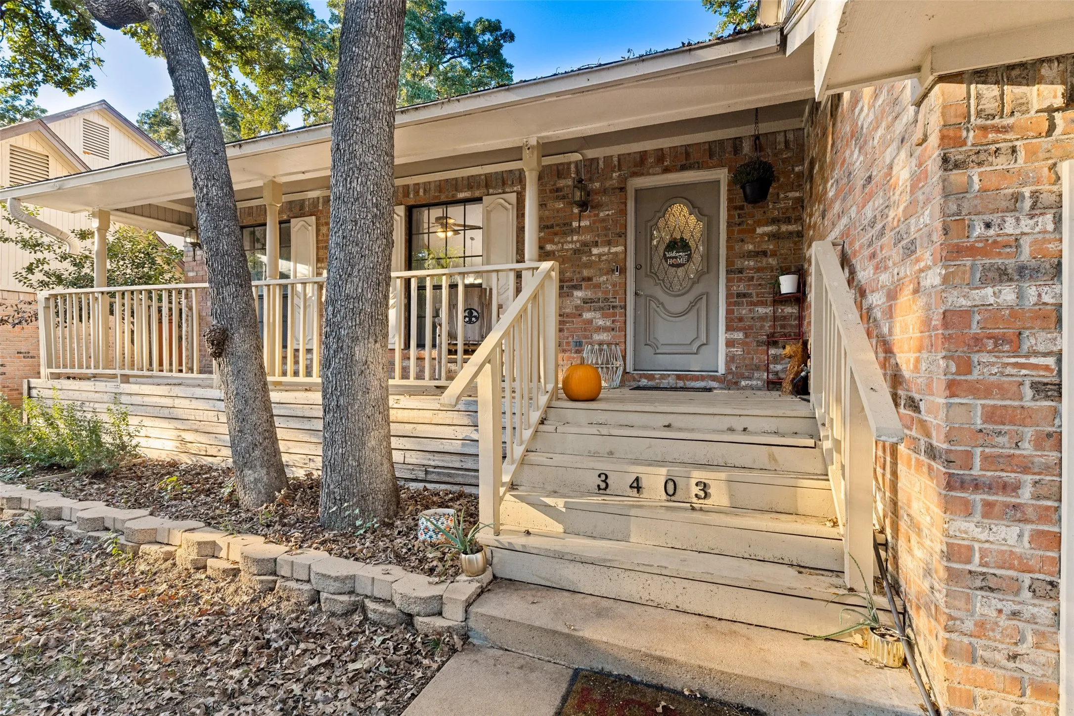 Single Family Residence For Sale in Tarrant County , 3403 Mckamy Oaks Trail, Arlington, Texas 76017, 4 Bedroom, 3 Bathroom, 2 Garage spaces, 2,661 Sqft, built in 1984, mls#21412406, Real Estate Agent in Arlington, Homes For Sale in Tarrant county, Homes For Sale in Arlington, Realtor in Arlington Texas, Real Estate Brokerage Independent Realty Texas, Luminita Cordes Realtor