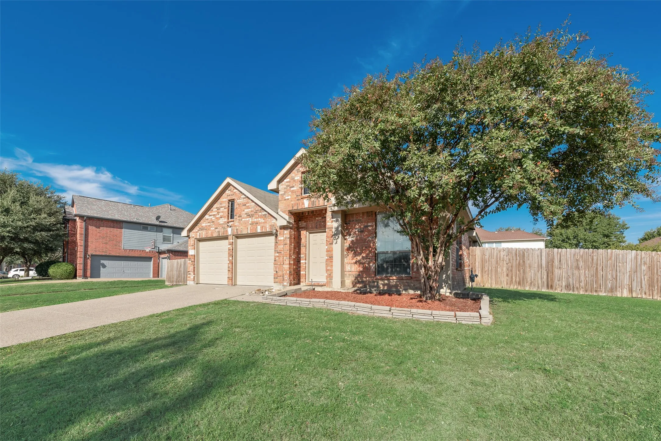 Conveniently located in DeSoto with easy access to major highways, and shopping!