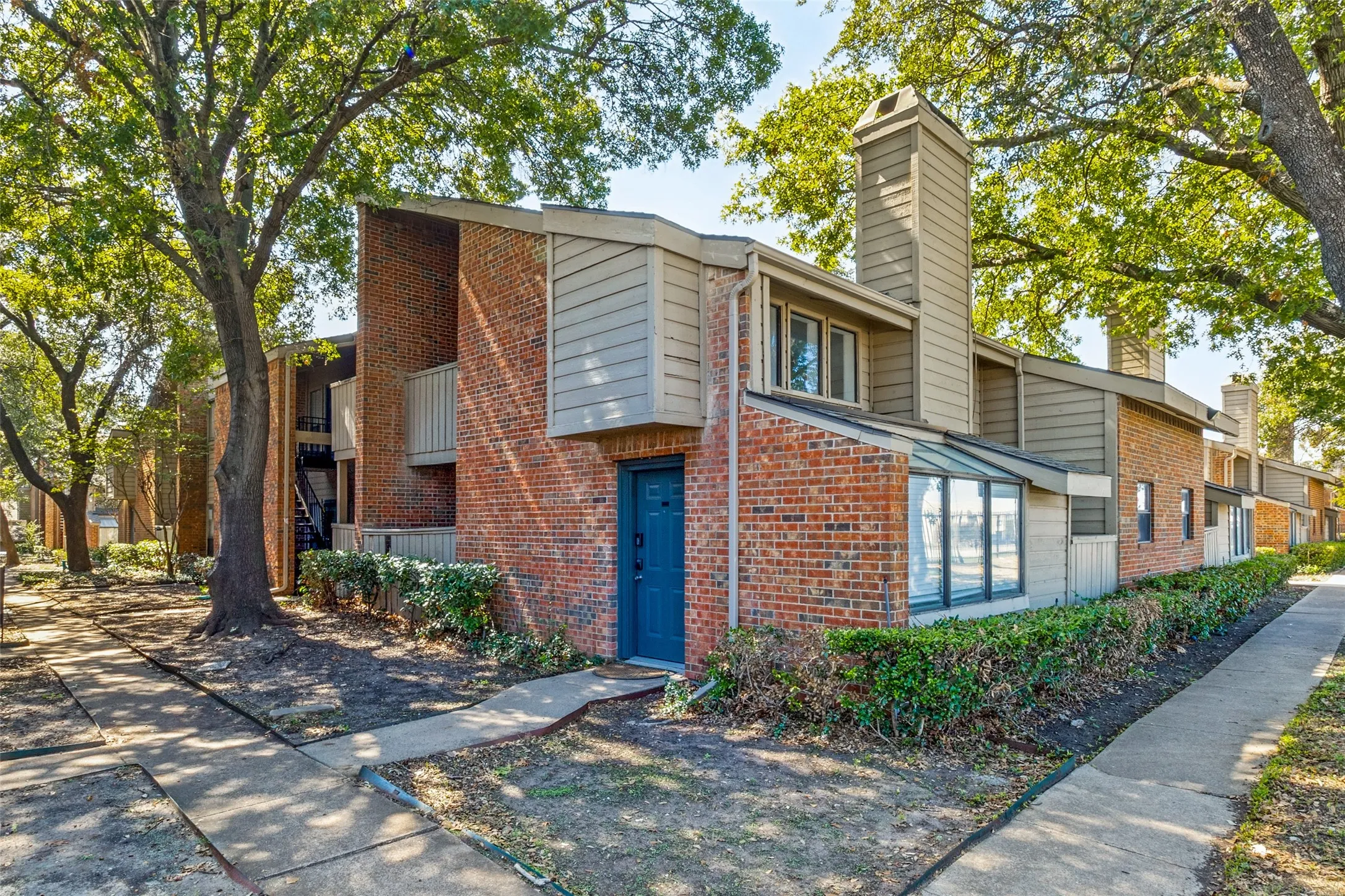 Condominium For Sale in Dallas County , 9254 Forest Lane 812, Dallas, Texas 75243, 2 Bedroom, 1 Bathroom, Garage spaces, 912 Sqft, built in 1983, mls#21333511, Real Estate Agent in Dallas, Homes For Sale in Dallas county, Homes For Sale in Dallas, Realtor in Dallas Texas, Real Estate Brokerage Independent Realty Texas, Luminita Cordes Realtor