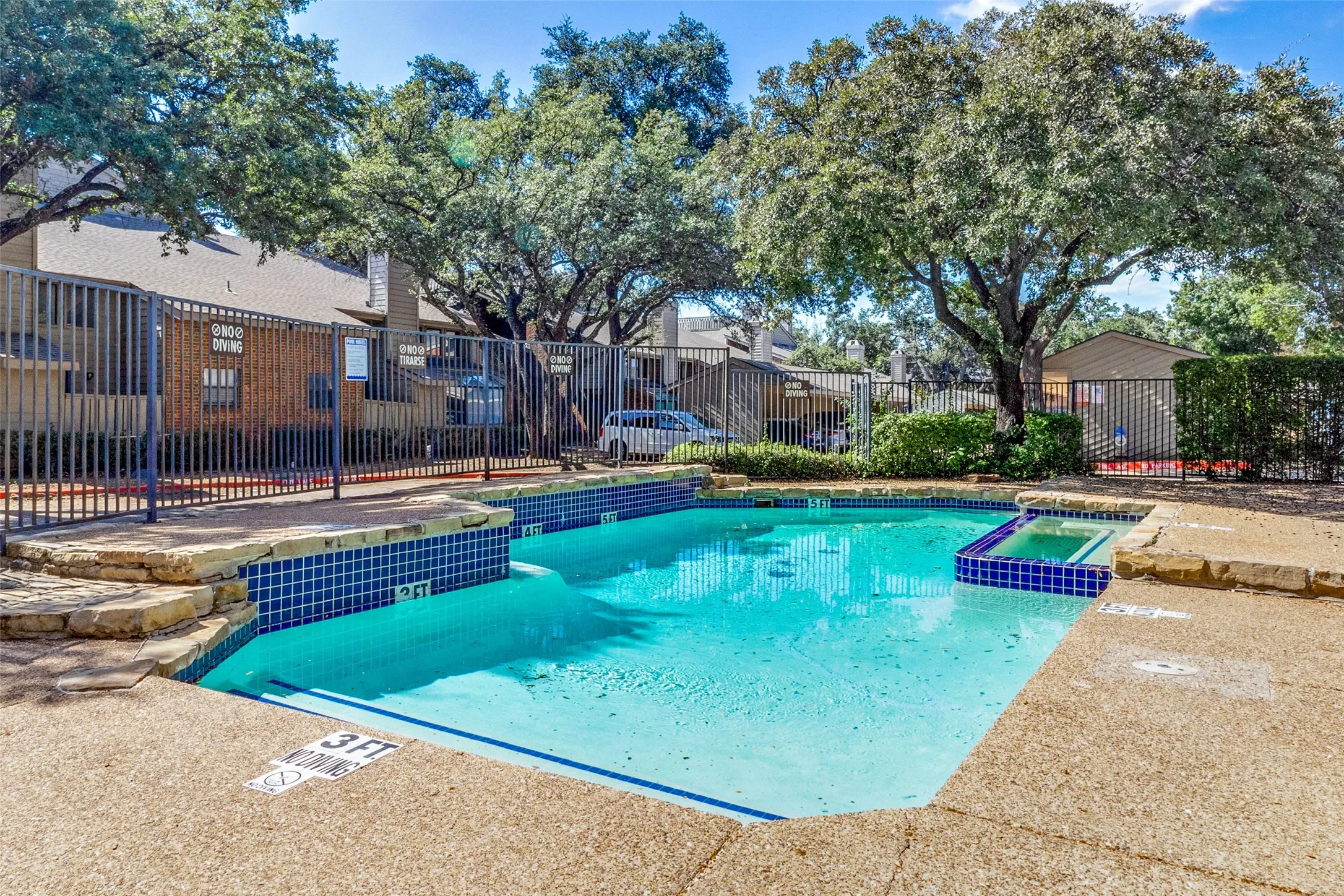Condominium For Sale in Dallas County , 9254 Forest Lane 812, Dallas, Texas 75243, 2 Bedroom, 1 Bathroom, Garage spaces, 912 Sqft, built in 1983, mls#21333511, Real Estate Agent in Dallas, Homes For Sale in Dallas county, Homes For Sale in Dallas, Realtor in Dallas Texas, Real Estate Brokerage Independent Realty Texas, Luminita Cordes Realtor