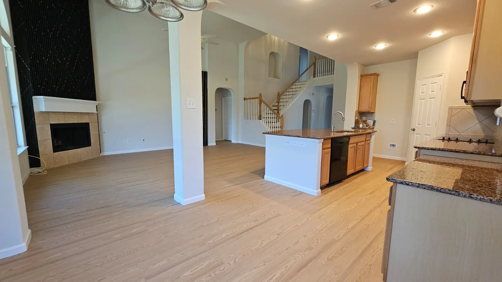Single Family Residence For Rent in Tarrant County , 5236 Hilcroft Road, Fort Worth, Texas 76244, 4 Bedroom, 3 Bathroom, 2 Garage spaces, 2,846 Sqft, built in 2006, mls#21412463, Real Estate Agent in Fort Worth, Homes For Rent in Tarrant county, Homes For Rent in Fort Worth, Realtor in Fort Worth Texas, Real Estate Brokerage Independent Realty Texas, Luminita Cordes Realtor