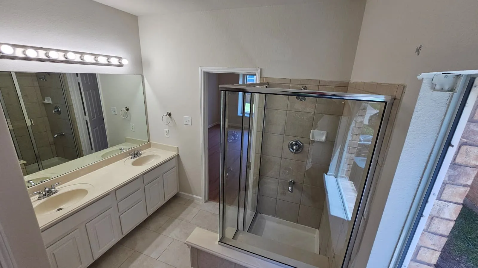 Single Family Residence For Rent in Tarrant County , 5236 Hilcroft Road, Fort Worth, Texas 76244, 4 Bedroom, 3 Bathroom, 2 Garage spaces, 2,846 Sqft, built in 2006, mls#21412463, Real Estate Agent in Fort Worth, Homes For Rent in Tarrant county, Homes For Rent in Fort Worth, Realtor in Fort Worth Texas, Real Estate Brokerage Independent Realty Texas, Luminita Cordes Realtor
