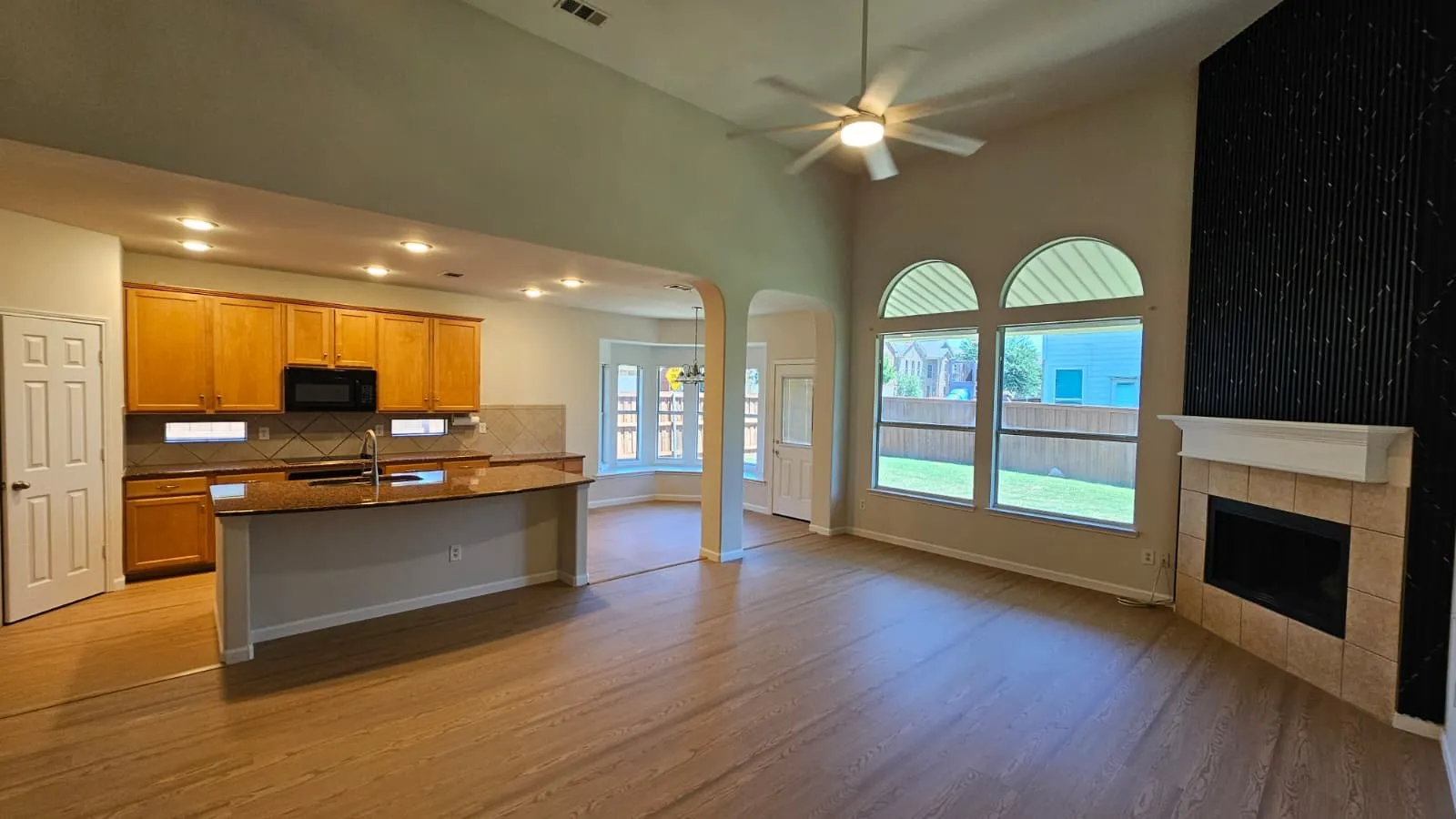 Single Family Residence For Rent in Tarrant County , 5236 Hilcroft Road, Fort Worth, Texas 76244, 4 Bedroom, 3 Bathroom, 2 Garage spaces, 2,846 Sqft, built in 2006, mls#21412463, Real Estate Agent in Fort Worth, Homes For Rent in Tarrant county, Homes For Rent in Fort Worth, Realtor in Fort Worth Texas, Real Estate Brokerage Independent Realty Texas, Luminita Cordes Realtor