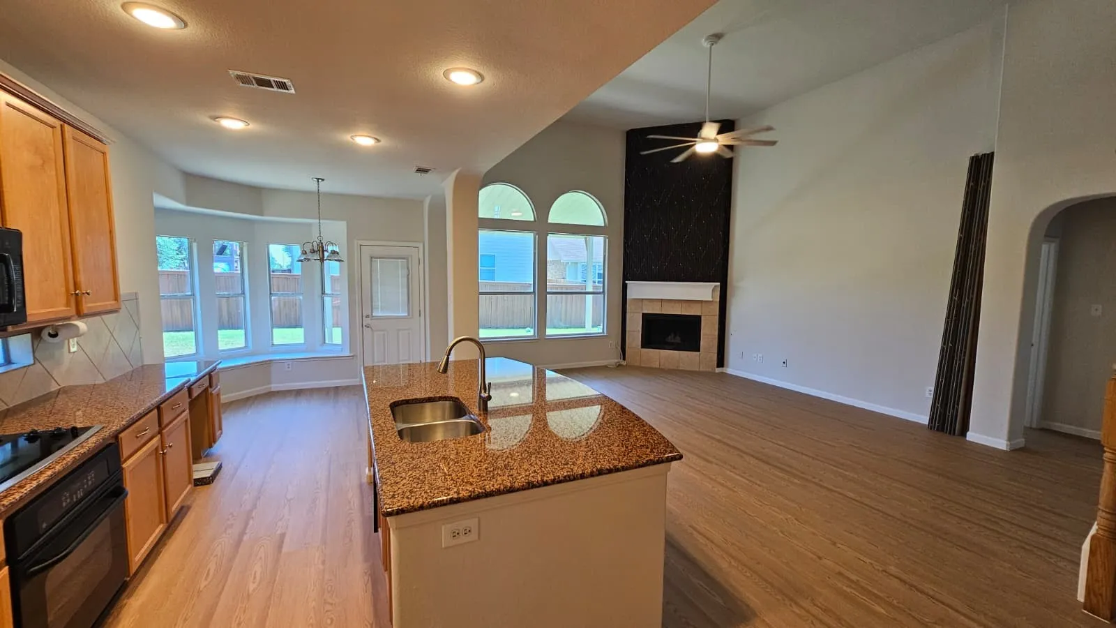 Single Family Residence For Rent in Tarrant County , 5236 Hilcroft Road, Fort Worth, Texas 76244, 4 Bedroom, 3 Bathroom, 2 Garage spaces, 2,846 Sqft, built in 2006, mls#21412463, Real Estate Agent in Fort Worth, Homes For Rent in Tarrant county, Homes For Rent in Fort Worth, Realtor in Fort Worth Texas, Real Estate Brokerage Independent Realty Texas, Luminita Cordes Realtor