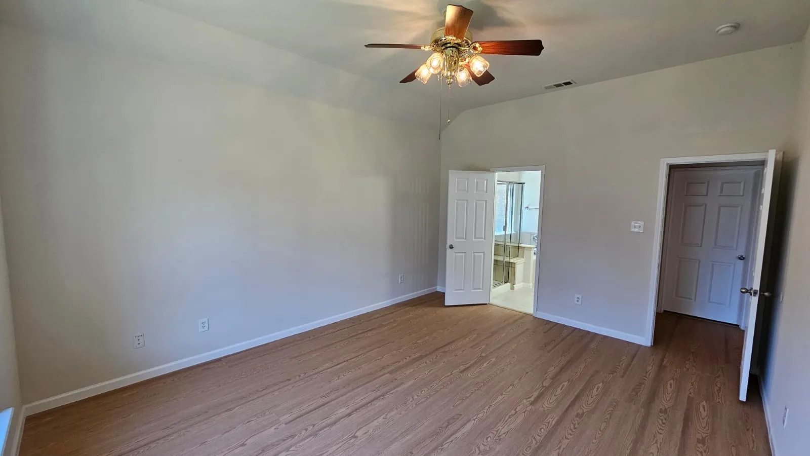 Single Family Residence For Rent in Tarrant County , 5236 Hilcroft Road, Fort Worth, Texas 76244, 4 Bedroom, 3 Bathroom, 2 Garage spaces, 2,846 Sqft, built in 2006, mls#21412463, Real Estate Agent in Fort Worth, Homes For Rent in Tarrant county, Homes For Rent in Fort Worth, Realtor in Fort Worth Texas, Real Estate Brokerage Independent Realty Texas, Luminita Cordes Realtor