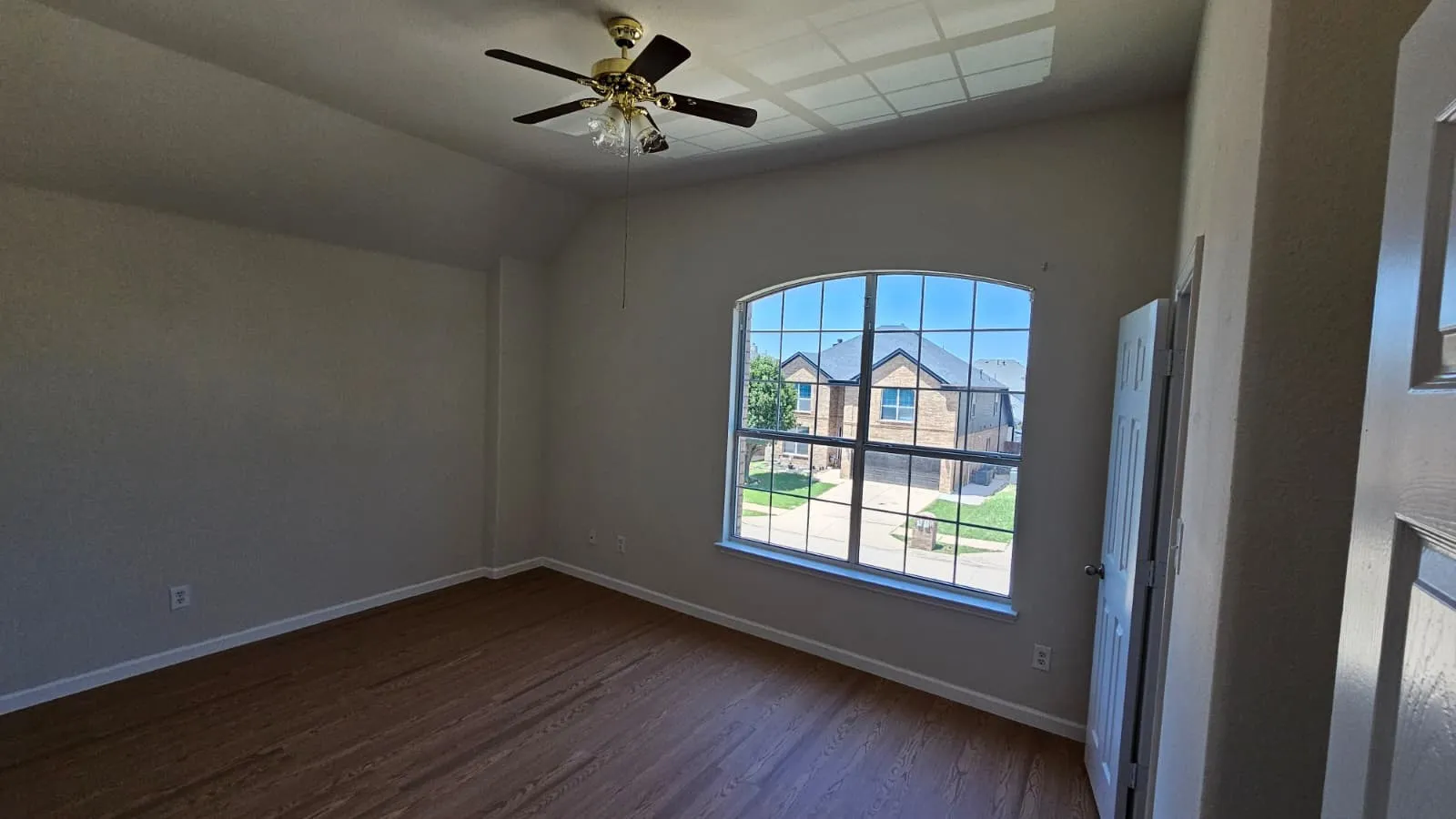 Single Family Residence For Rent in Tarrant County , 5236 Hilcroft Road, Fort Worth, Texas 76244, 4 Bedroom, 3 Bathroom, 2 Garage spaces, 2,846 Sqft, built in 2006, mls#21412463, Real Estate Agent in Fort Worth, Homes For Rent in Tarrant county, Homes For Rent in Fort Worth, Realtor in Fort Worth Texas, Real Estate Brokerage Independent Realty Texas, Luminita Cordes Realtor