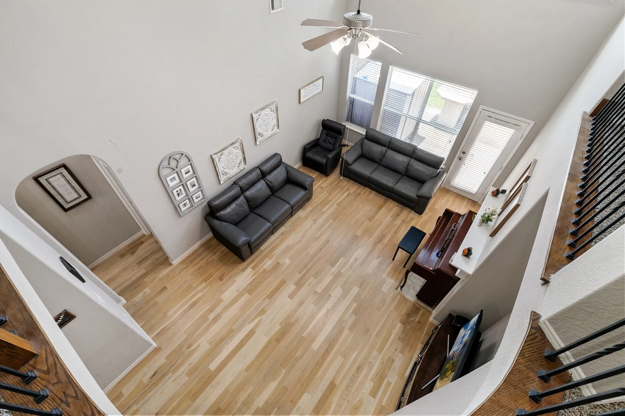 Single Family Residence For Rent in Denton County , 12415 Grayhawk Boulevard, Frisco, Texas 75033, 4 Bedroom, 4 Bathroom, 3 Garage spaces, 4,349 Sqft, built in 2006, mls#21394550, Real Estate Agent in Frisco, Homes For Rent in Denton county, Homes For Rent in Frisco, Realtor in Frisco Texas, Real Estate Brokerage Independent Realty Texas, Luminita Cordes Realtor