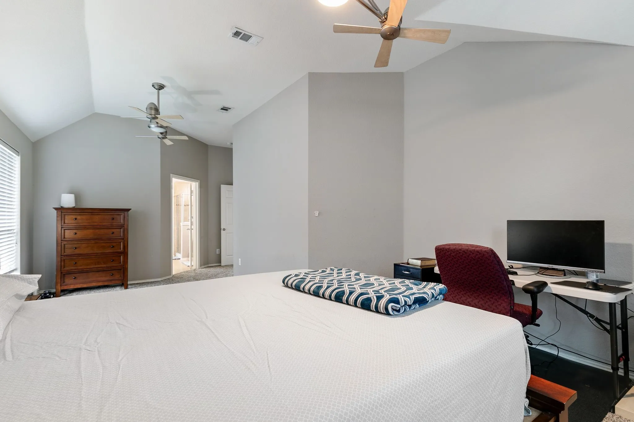 Single Family Residence For Rent in Denton County , 12415 Grayhawk Boulevard, Frisco, Texas 75033, 4 Bedroom, 4 Bathroom, 3 Garage spaces, 4,349 Sqft, built in 2006, mls#21394550, Real Estate Agent in Frisco, Homes For Rent in Denton county, Homes For Rent in Frisco, Realtor in Frisco Texas, Real Estate Brokerage Independent Realty Texas, Luminita Cordes Realtor