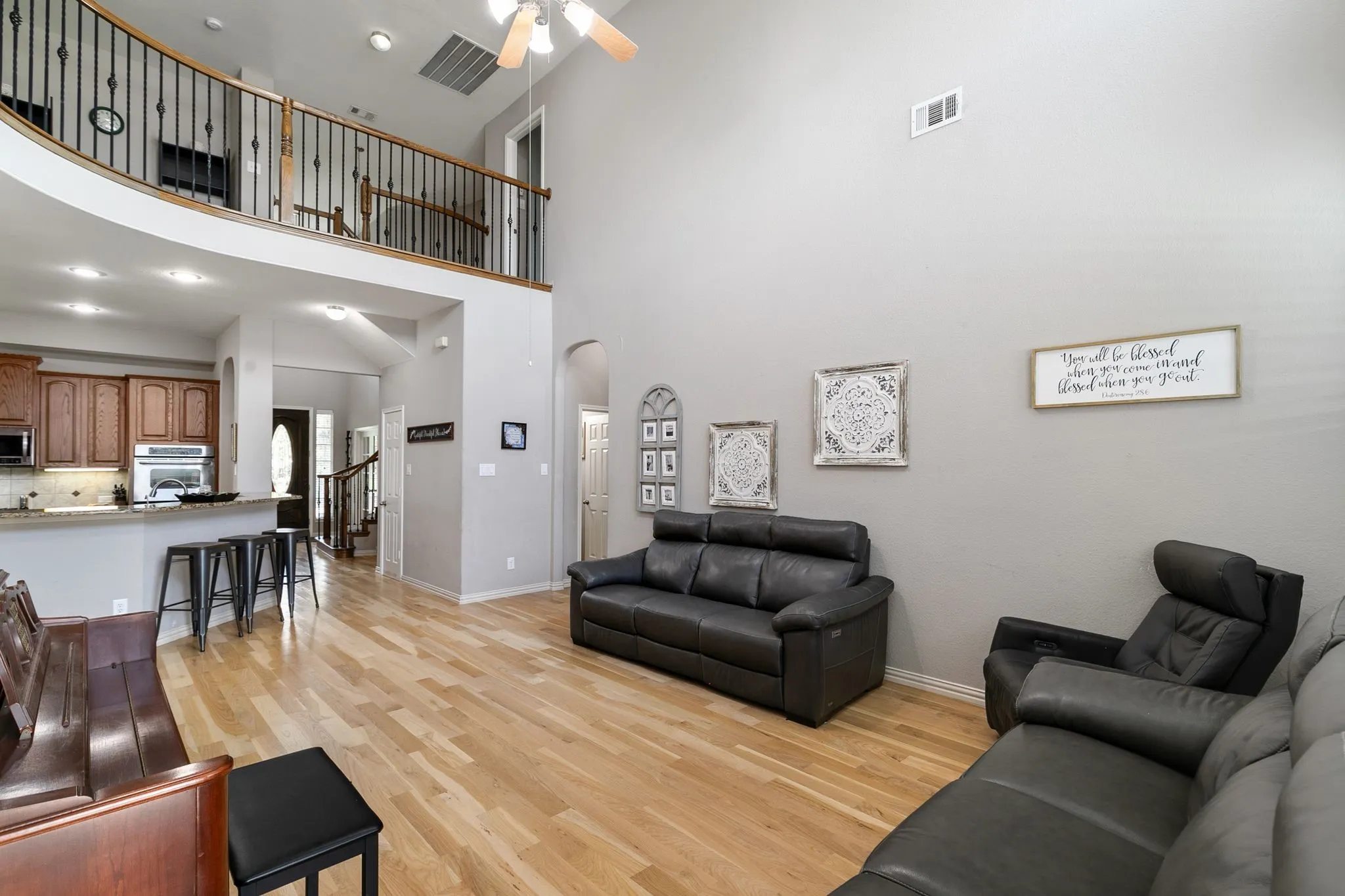 Single Family Residence For Rent in Denton County , 12415 Grayhawk Boulevard, Frisco, Texas 75033, 4 Bedroom, 4 Bathroom, 3 Garage spaces, 4,349 Sqft, built in 2006, mls#21394550, Real Estate Agent in Frisco, Homes For Rent in Denton county, Homes For Rent in Frisco, Realtor in Frisco Texas, Real Estate Brokerage Independent Realty Texas, Luminita Cordes Realtor
