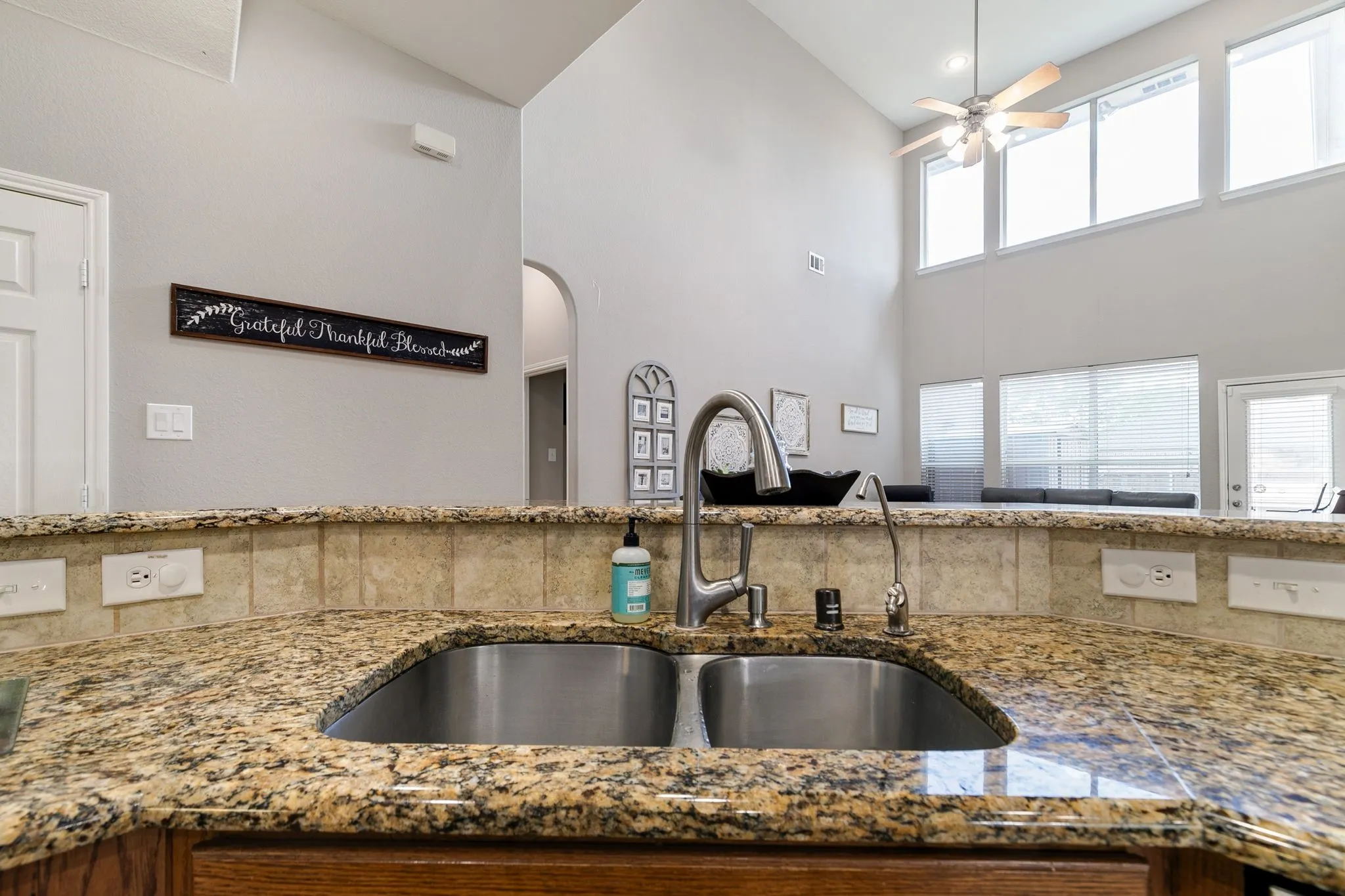Single Family Residence For Rent in Denton County , 12415 Grayhawk Boulevard, Frisco, Texas 75033, 4 Bedroom, 4 Bathroom, 3 Garage spaces, 4,349 Sqft, built in 2006, mls#21394550, Real Estate Agent in Frisco, Homes For Rent in Denton county, Homes For Rent in Frisco, Realtor in Frisco Texas, Real Estate Brokerage Independent Realty Texas, Luminita Cordes Realtor