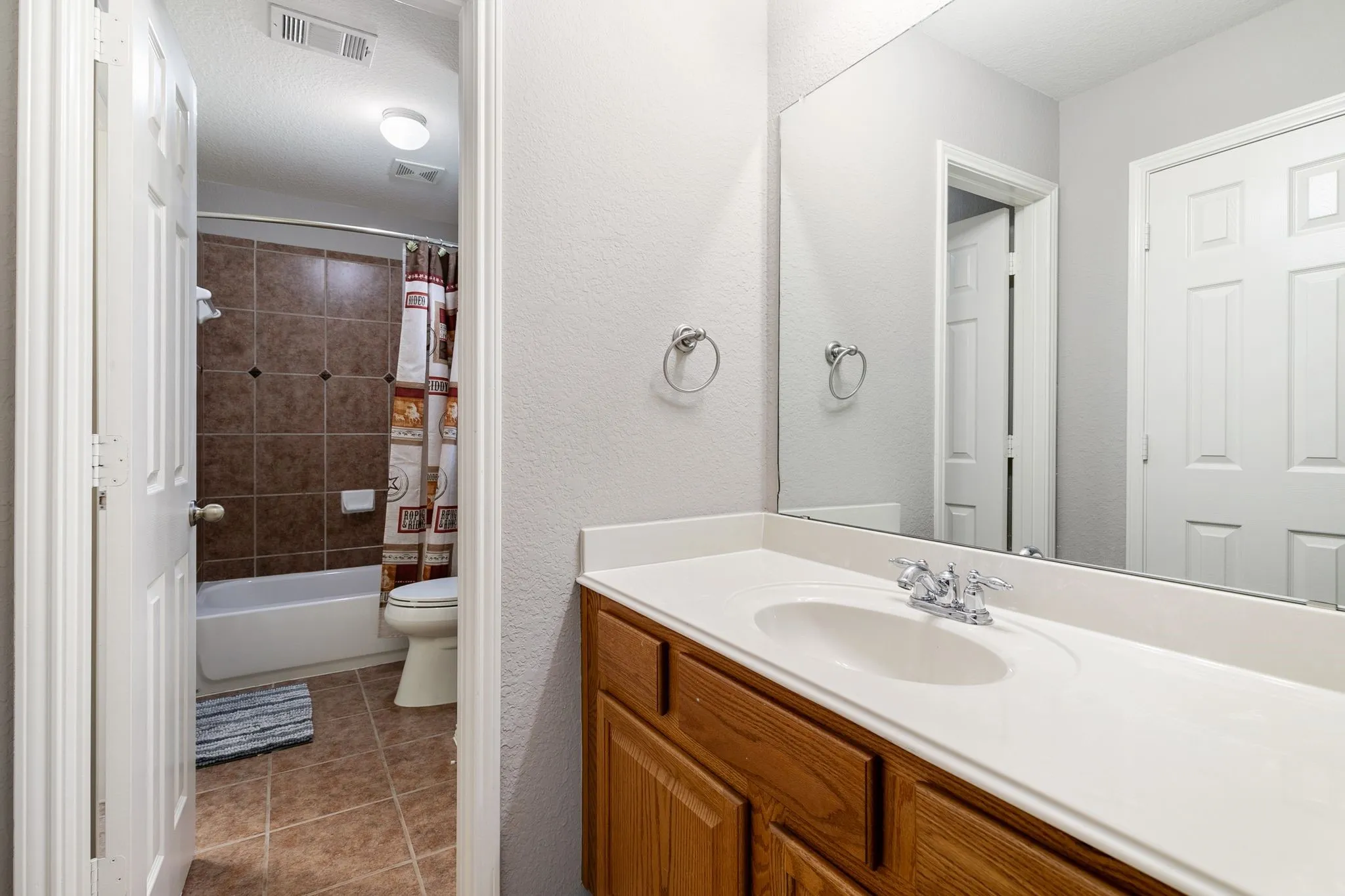 Single Family Residence For Rent in Denton County , 12415 Grayhawk Boulevard, Frisco, Texas 75033, 4 Bedroom, 4 Bathroom, 3 Garage spaces, 4,349 Sqft, built in 2006, mls#21394550, Real Estate Agent in Frisco, Homes For Rent in Denton county, Homes For Rent in Frisco, Realtor in Frisco Texas, Real Estate Brokerage Independent Realty Texas, Luminita Cordes Realtor