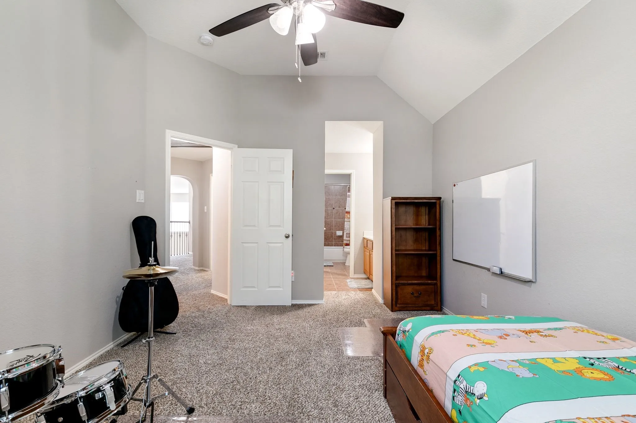 Single Family Residence For Rent in Denton County , 12415 Grayhawk Boulevard, Frisco, Texas 75033, 4 Bedroom, 4 Bathroom, 3 Garage spaces, 4,349 Sqft, built in 2006, mls#21394550, Real Estate Agent in Frisco, Homes For Rent in Denton county, Homes For Rent in Frisco, Realtor in Frisco Texas, Real Estate Brokerage Independent Realty Texas, Luminita Cordes Realtor