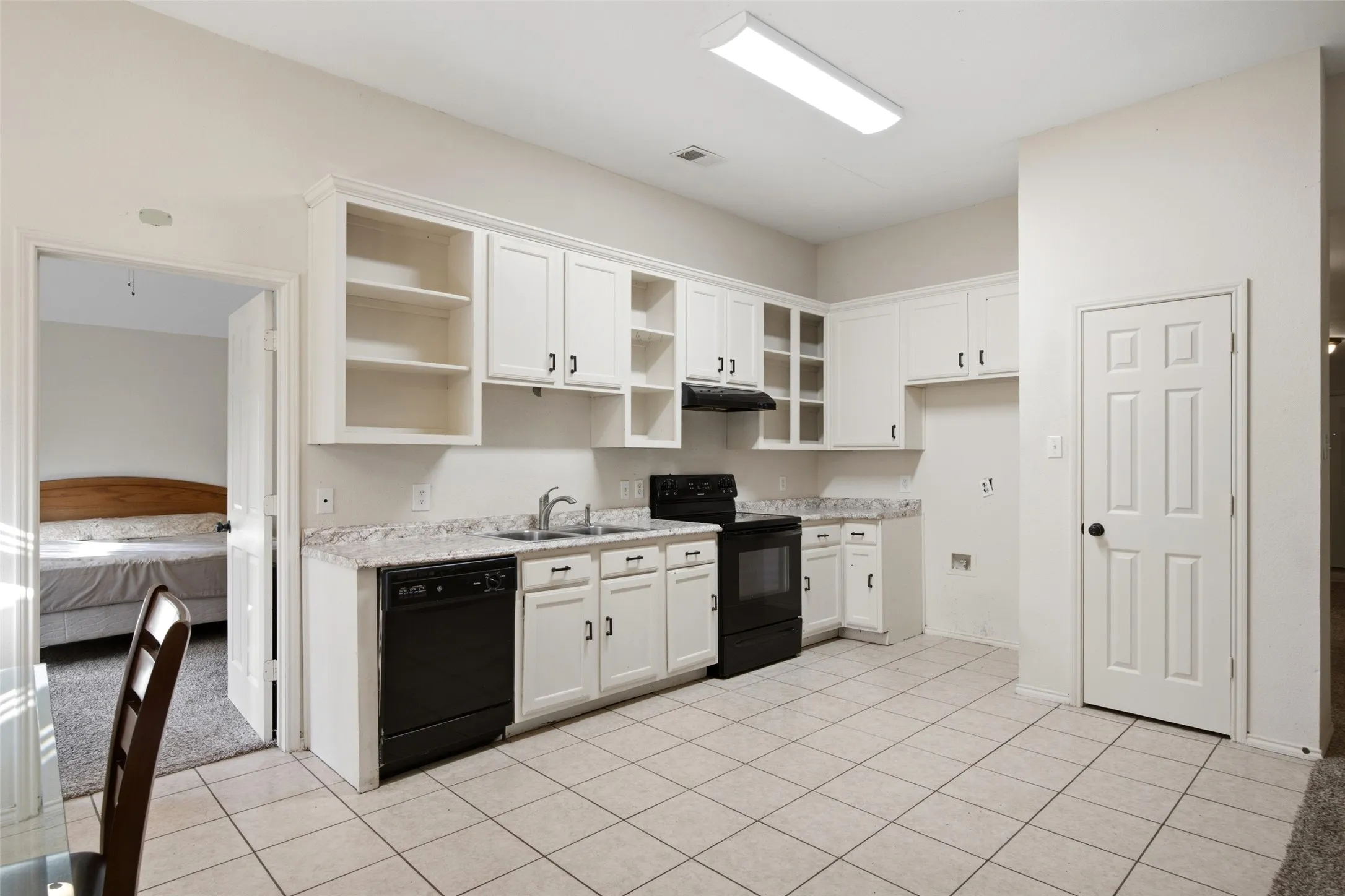 Large eat-in kitchen