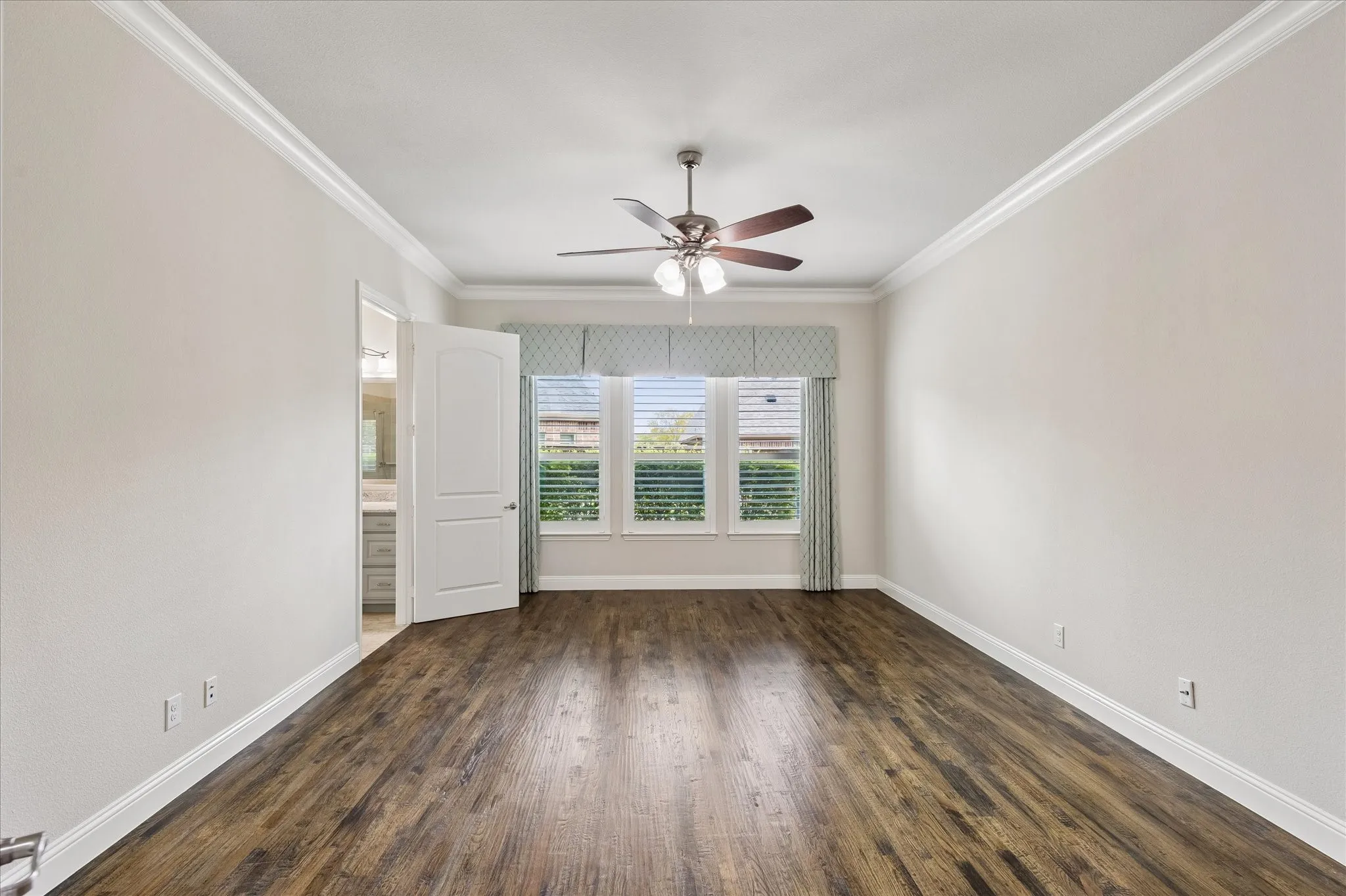 Single Family Residence For Sale in Tarrant County , 2845 Torino Trail, Keller, Texas 76248, 3 Bedroom, 3 Bathroom, 2 Garage spaces, 2,505 Sqft, built in 2015, mls#21411543, Real Estate Agent in Keller, Homes For Sale in Tarrant county, Homes For Sale in Keller, Realtor in Keller Texas, Real Estate Brokerage Independent Realty Texas, Luminita Cordes Realtor