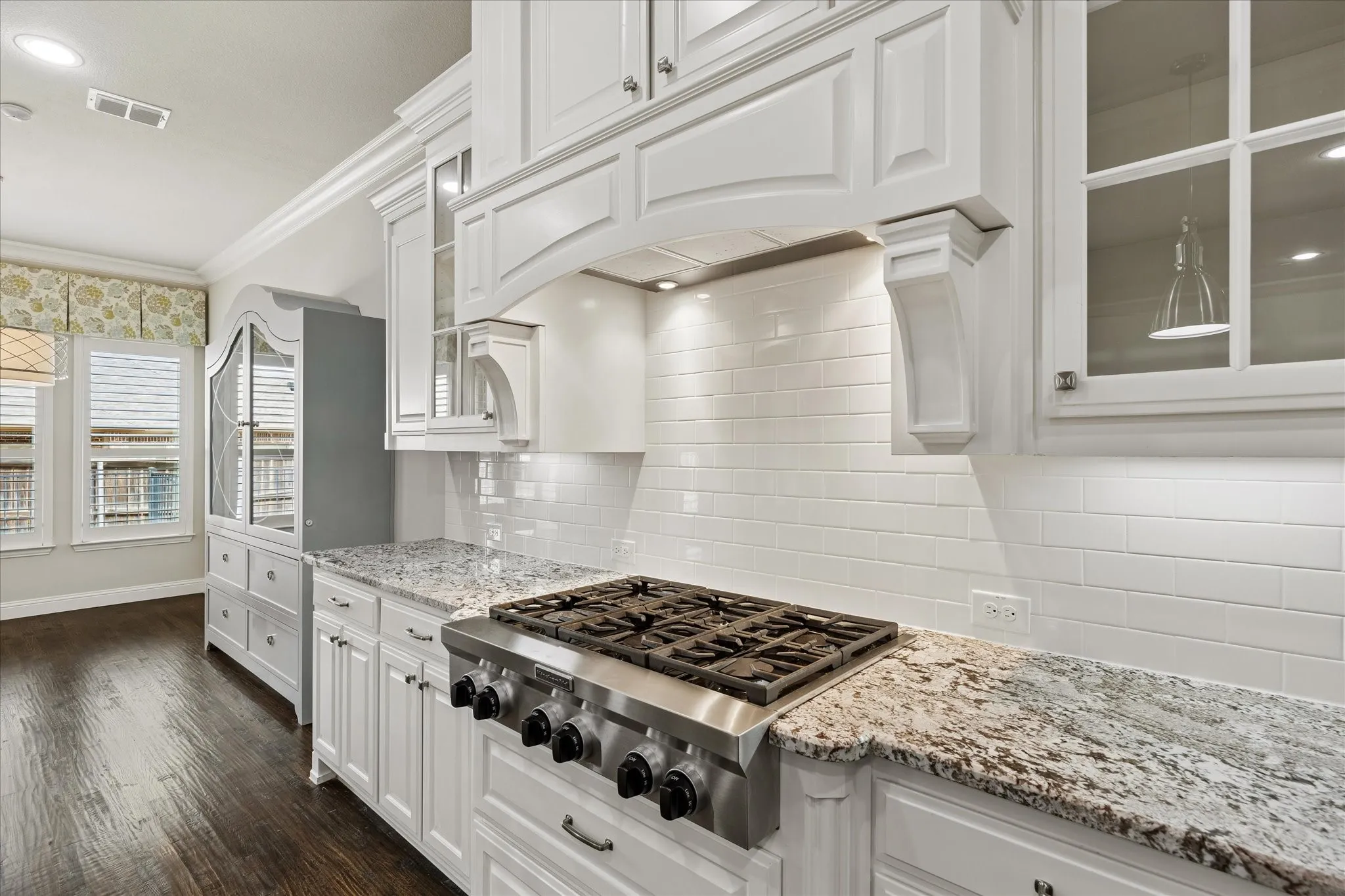 Single Family Residence For Sale in Tarrant County , 2845 Torino Trail, Keller, Texas 76248, 3 Bedroom, 3 Bathroom, 2 Garage spaces, 2,505 Sqft, built in 2015, mls#21411543, Real Estate Agent in Keller, Homes For Sale in Tarrant county, Homes For Sale in Keller, Realtor in Keller Texas, Real Estate Brokerage Independent Realty Texas, Luminita Cordes Realtor