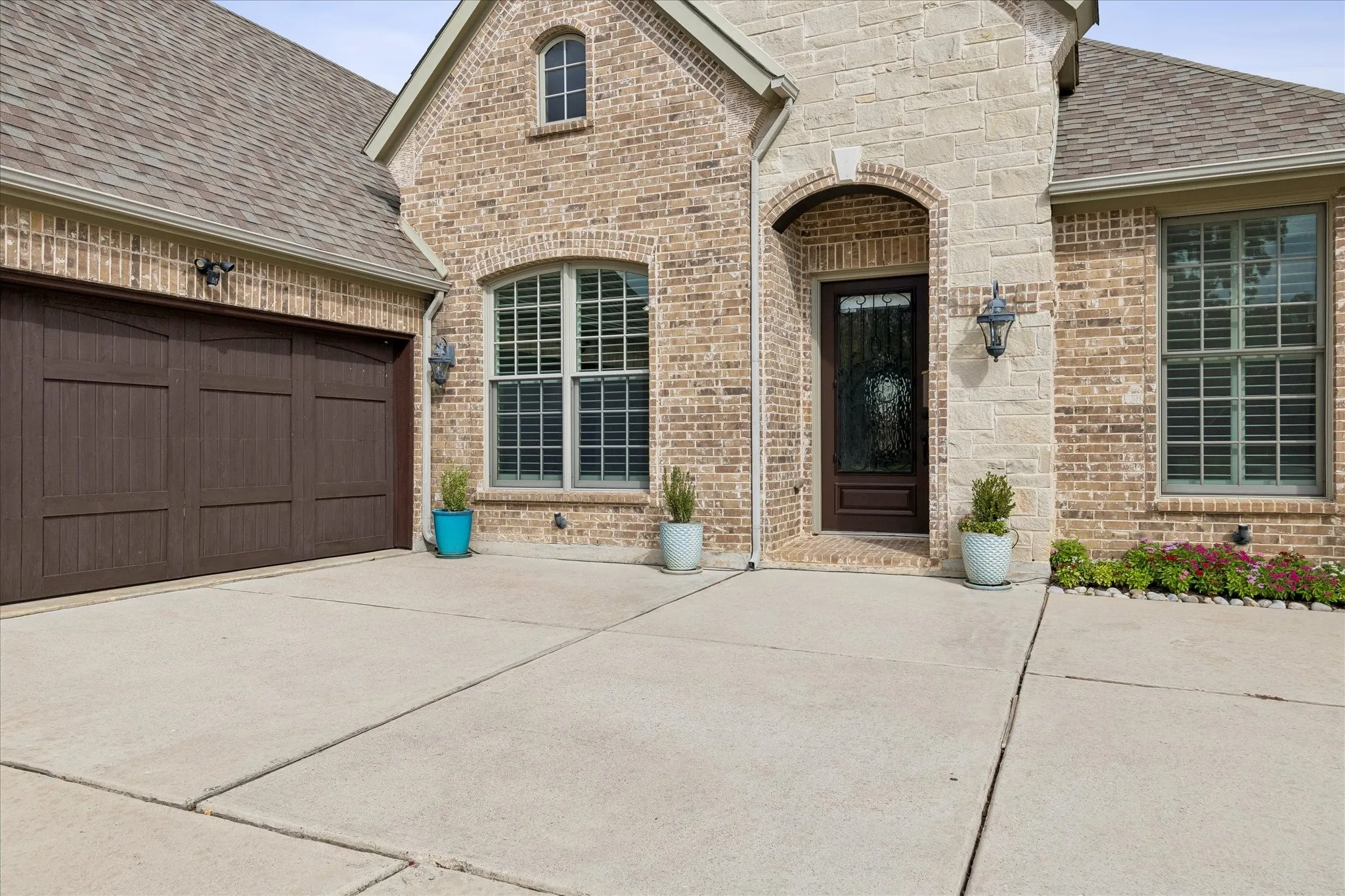 Single Family Residence For Sale in Tarrant County , 2845 Torino Trail, Keller, Texas 76248, 3 Bedroom, 3 Bathroom, 2 Garage spaces, 2,505 Sqft, built in 2015, mls#21411543, Real Estate Agent in Keller, Homes For Sale in Tarrant county, Homes For Sale in Keller, Realtor in Keller Texas, Real Estate Brokerage Independent Realty Texas, Luminita Cordes Realtor