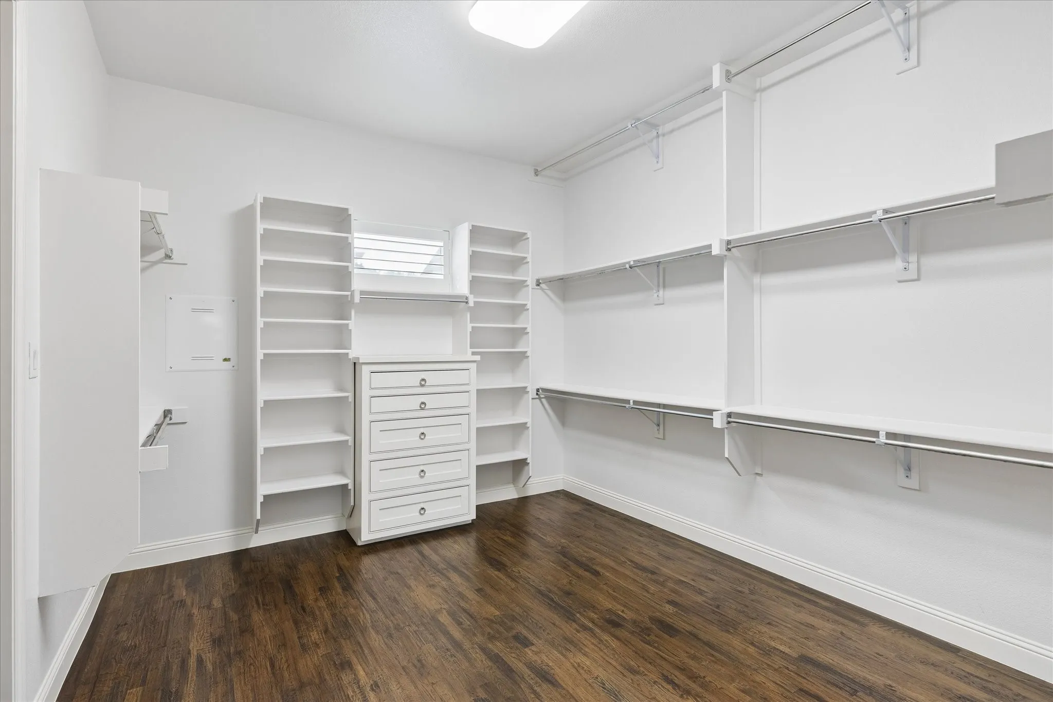 Single Family Residence For Sale in Tarrant County , 2845 Torino Trail, Keller, Texas 76248, 3 Bedroom, 3 Bathroom, 2 Garage spaces, 2,505 Sqft, built in 2015, mls#21411543, Real Estate Agent in Keller, Homes For Sale in Tarrant county, Homes For Sale in Keller, Realtor in Keller Texas, Real Estate Brokerage Independent Realty Texas, Luminita Cordes Realtor