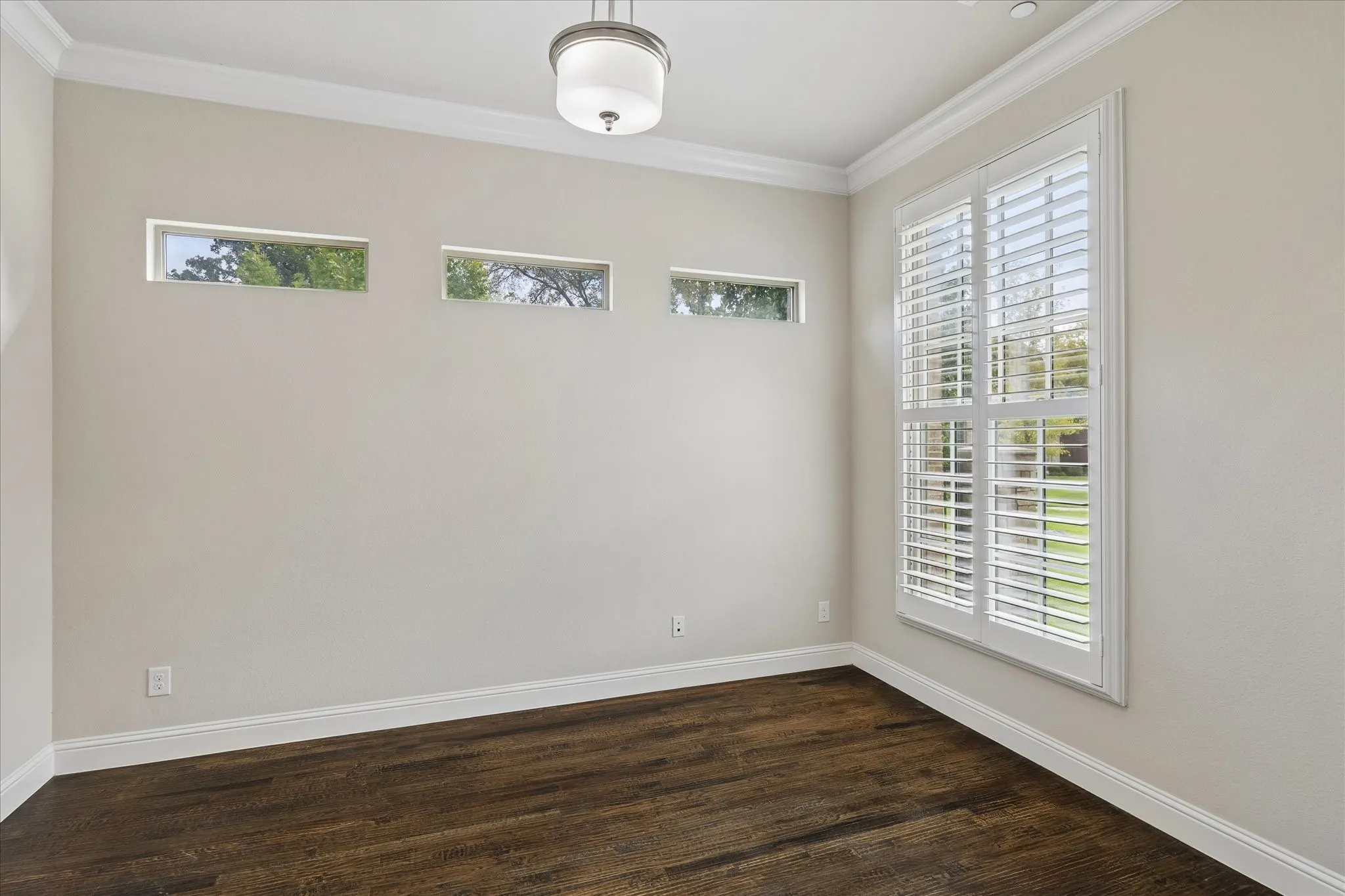 Single Family Residence For Sale in Tarrant County , 2845 Torino Trail, Keller, Texas 76248, 3 Bedroom, 3 Bathroom, 2 Garage spaces, 2,505 Sqft, built in 2015, mls#21411543, Real Estate Agent in Keller, Homes For Sale in Tarrant county, Homes For Sale in Keller, Realtor in Keller Texas, Real Estate Brokerage Independent Realty Texas, Luminita Cordes Realtor