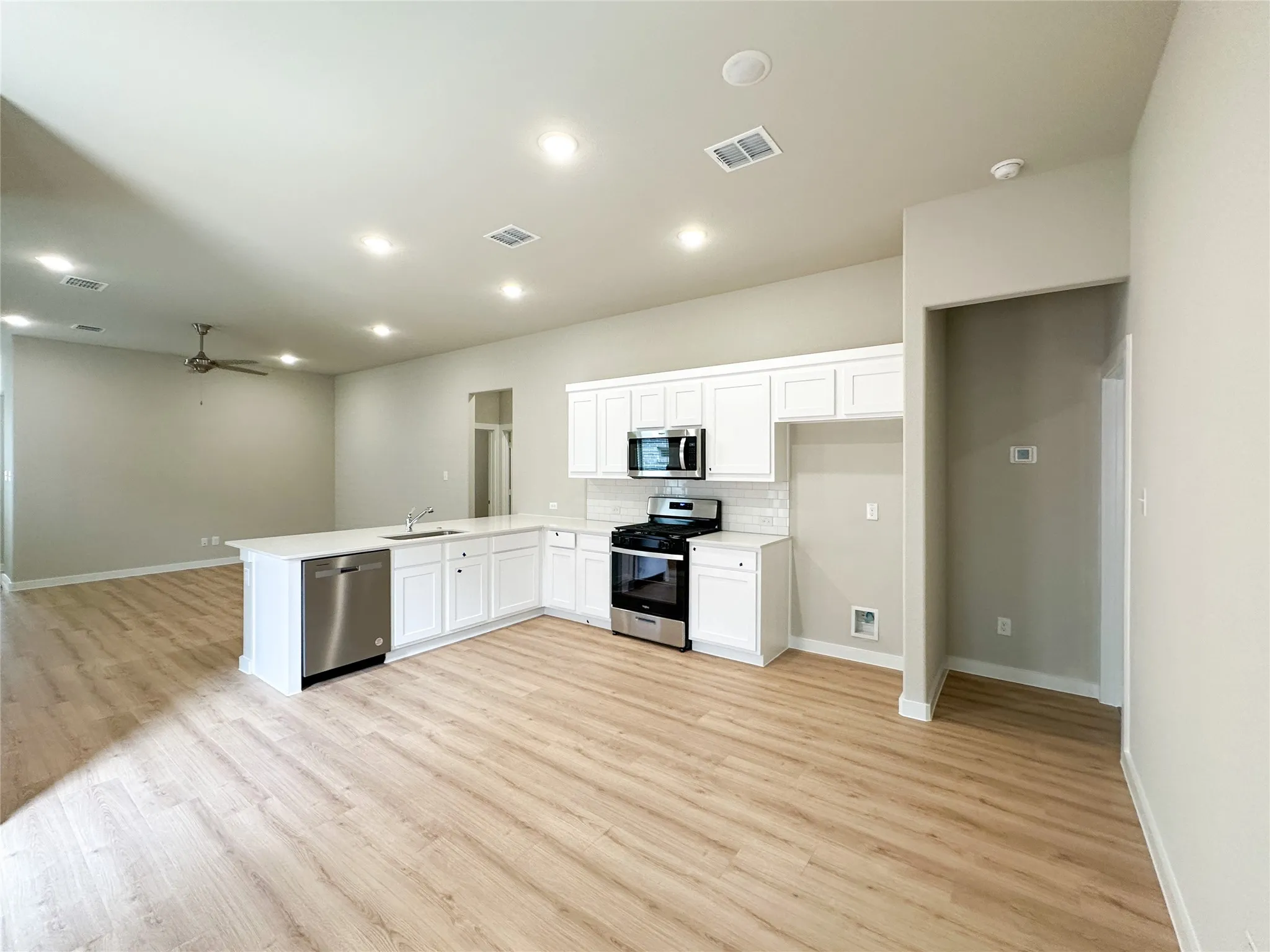 Single Family Residence For Rent in Collin County , 4917 Westhill Drive, Mc Kinney, Texas 75071, 3 Bedroom, 2 Bathroom, 2 Garage spaces, 1,599 Sqft, built in 2023, mls#21402839, Real Estate Agent in Mc Kinney, Homes For Rent in Collin county, Homes For Rent in Mc Kinney, Realtor in Mc Kinney Texas, Real Estate Brokerage Independent Realty Texas, Luminita Cordes Realtor